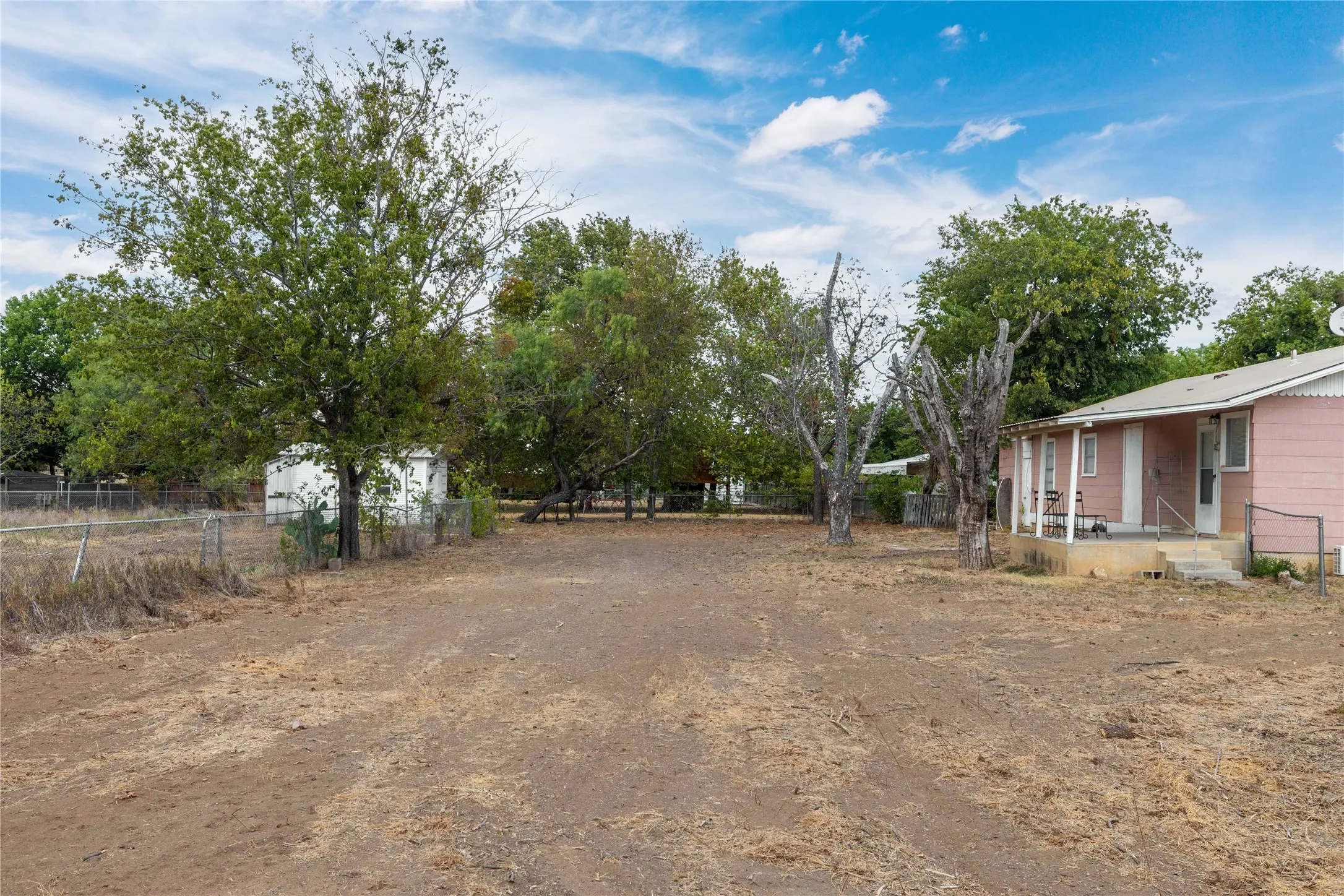 Single Family Residence For Sale in Brown County , 408 S 4th Street, Bangs, Texas 76823, 3 Bedroom, 1 Bathroom, Garage spaces, 1,176 Sqft, built in 1945, mls#21391907, Real Estate Agent in Bangs, Homes For Sale in Brown county, Homes For Sale in Bangs, Realtor in Bangs Texas, Real Estate Brokerage Independent Realty Texas, Luminita Cordes Realtor