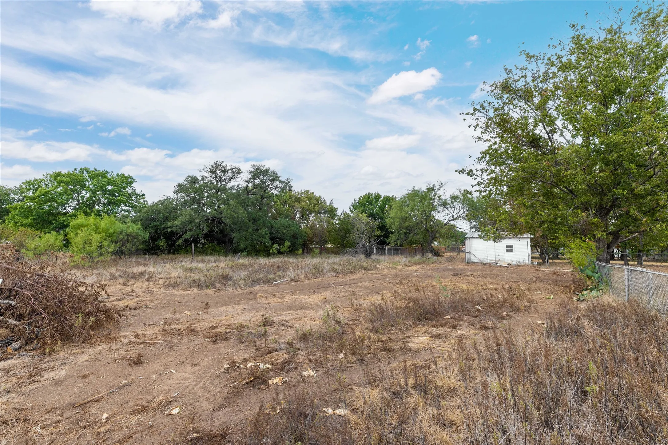 Single Family Residence For Sale in Brown County , 408 S 4th Street, Bangs, Texas 76823, 3 Bedroom, 1 Bathroom, Garage spaces, 1,176 Sqft, built in 1945, mls#21391907, Real Estate Agent in Bangs, Homes For Sale in Brown county, Homes For Sale in Bangs, Realtor in Bangs Texas, Real Estate Brokerage Independent Realty Texas, Luminita Cordes Realtor