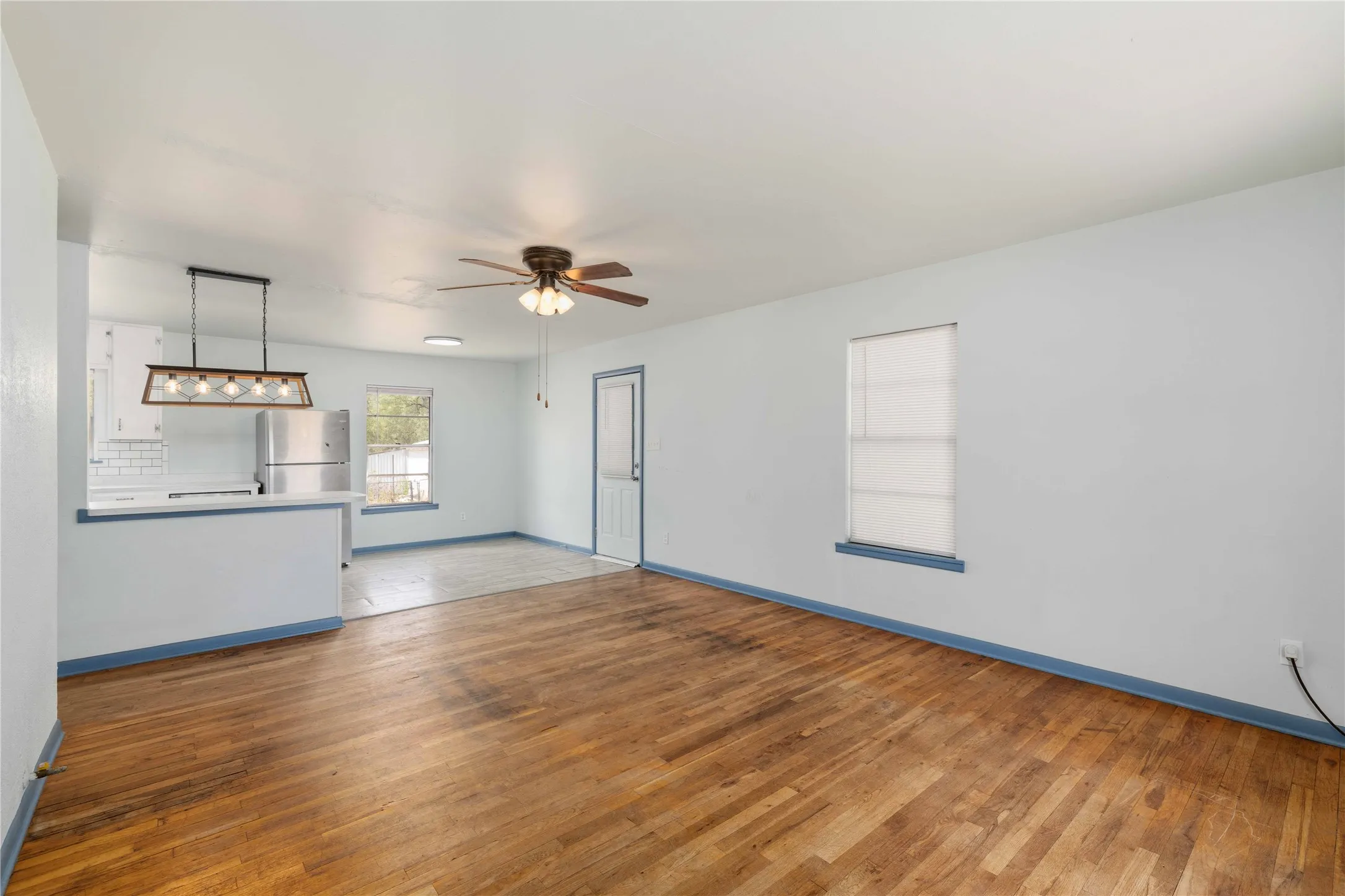 Single Family Residence For Sale in Brown County , 408 S 4th Street, Bangs, Texas 76823, 3 Bedroom, 1 Bathroom, Garage spaces, 1,176 Sqft, built in 1945, mls#21391907, Real Estate Agent in Bangs, Homes For Sale in Brown county, Homes For Sale in Bangs, Realtor in Bangs Texas, Real Estate Brokerage Independent Realty Texas, Luminita Cordes Realtor