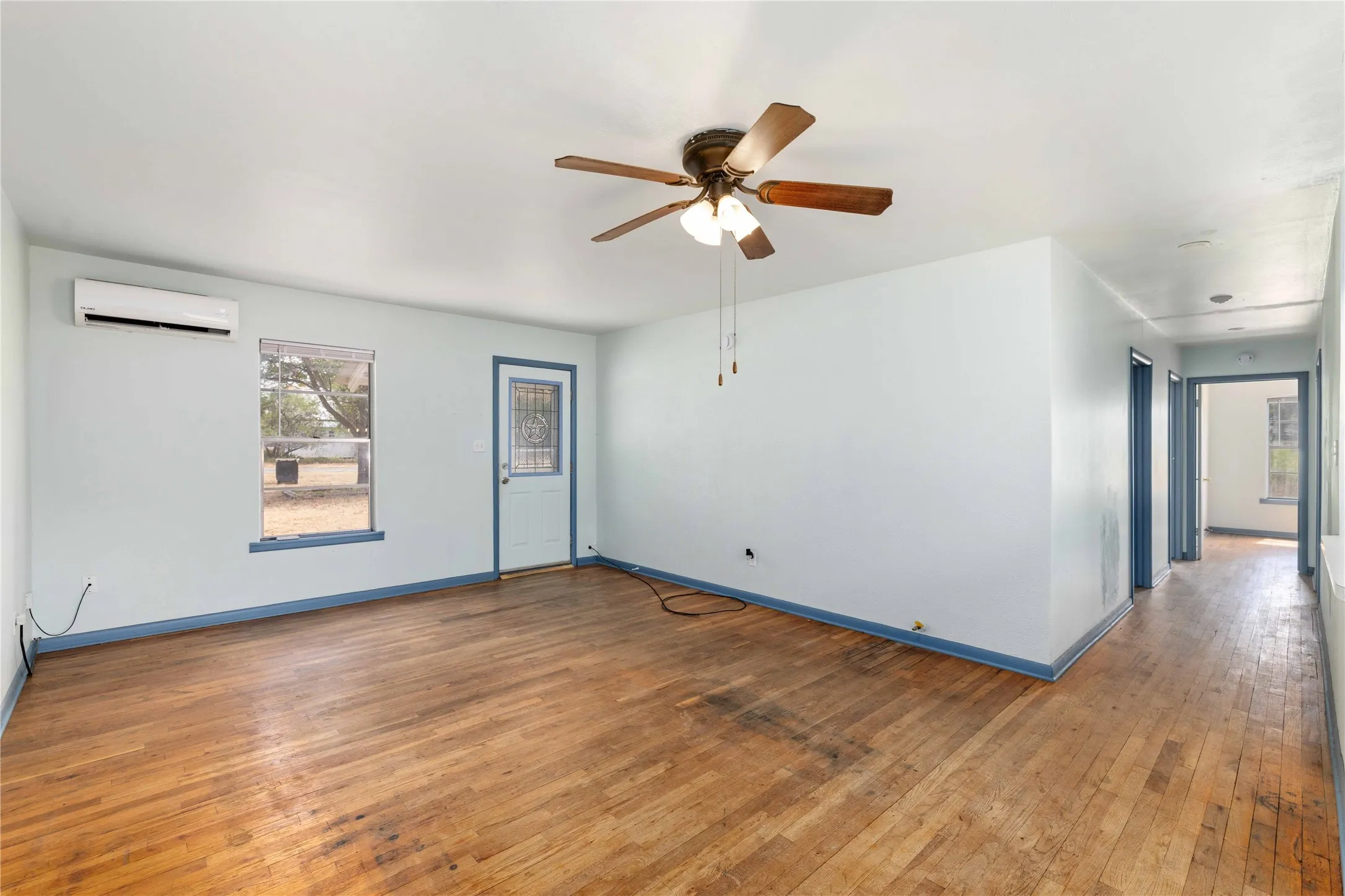 Single Family Residence For Sale in Brown County , 408 S 4th Street, Bangs, Texas 76823, 3 Bedroom, 1 Bathroom, Garage spaces, 1,176 Sqft, built in 1945, mls#21391907, Real Estate Agent in Bangs, Homes For Sale in Brown county, Homes For Sale in Bangs, Realtor in Bangs Texas, Real Estate Brokerage Independent Realty Texas, Luminita Cordes Realtor