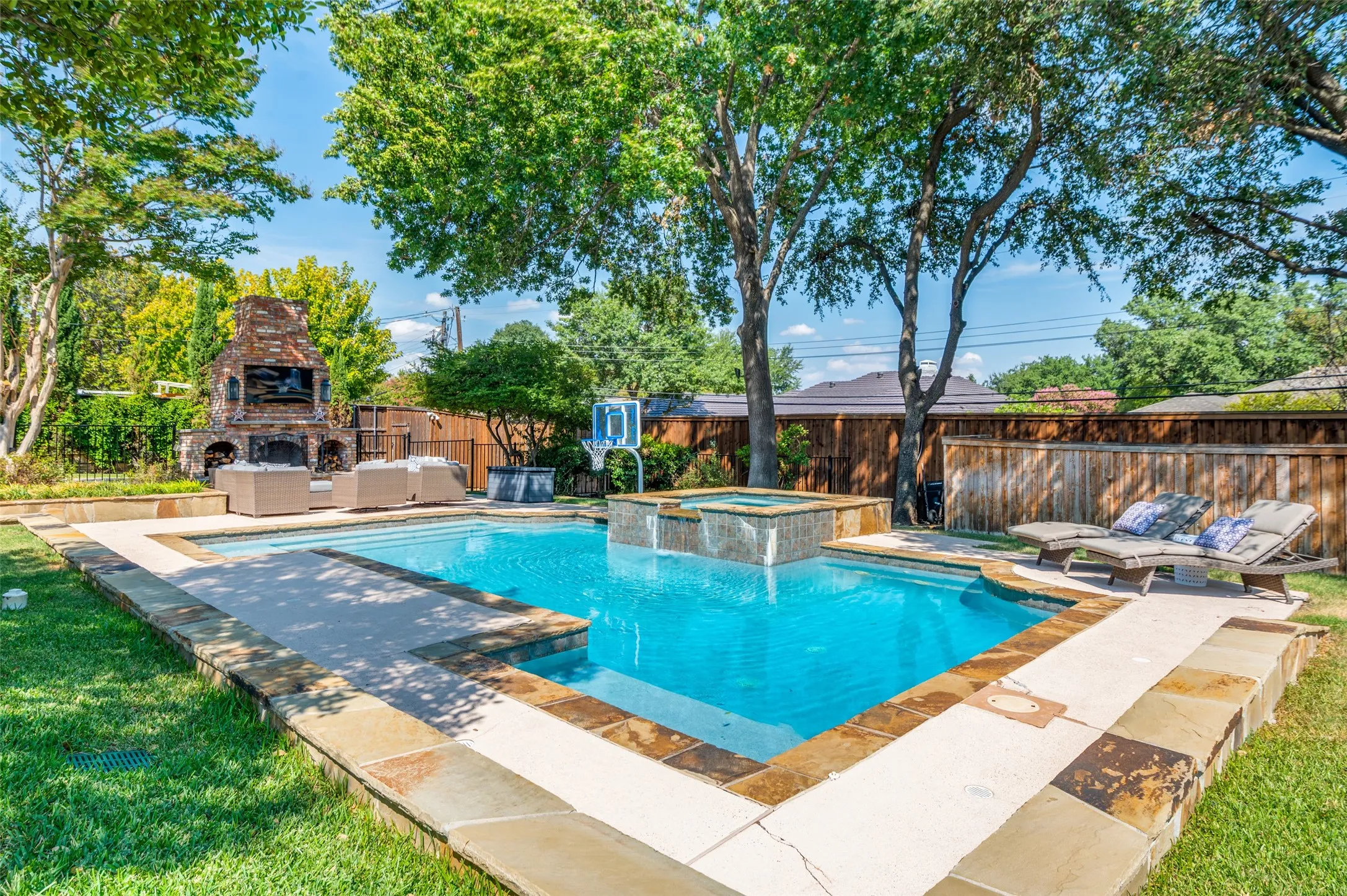 Single Family Residence For Sale in Dallas County , 7127 Stonetrail Drive, Dallas, Texas 75230, 5 Bedroom, 6 Bathroom, 2 Garage spaces, 3,750 Sqft, built in 1967, mls#21390599, Real Estate Agent in Dallas, Homes For Sale in Dallas county, Homes For Sale in Dallas, Realtor in Dallas Texas, Real Estate Brokerage Independent Realty Texas, Luminita Cordes Realtor