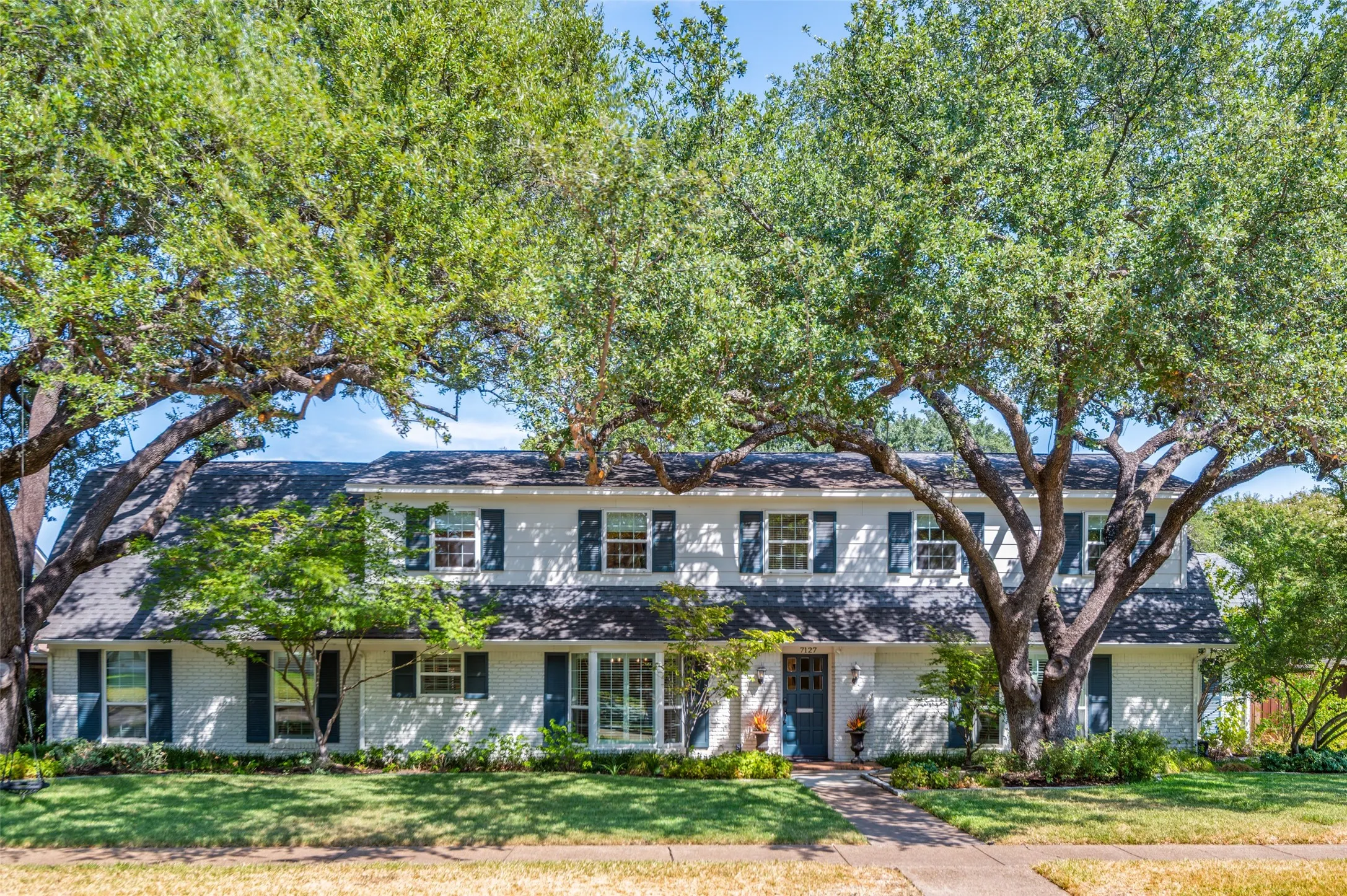 Single Family Residence For Sale in Dallas County , 7127 Stonetrail Drive, Dallas, Texas 75230, 5 Bedroom, 6 Bathroom, 2 Garage spaces, 3,750 Sqft, built in 1967, mls#21390599, Real Estate Agent in Dallas, Homes For Sale in Dallas county, Homes For Sale in Dallas, Realtor in Dallas Texas, Real Estate Brokerage Independent Realty Texas, Luminita Cordes Realtor