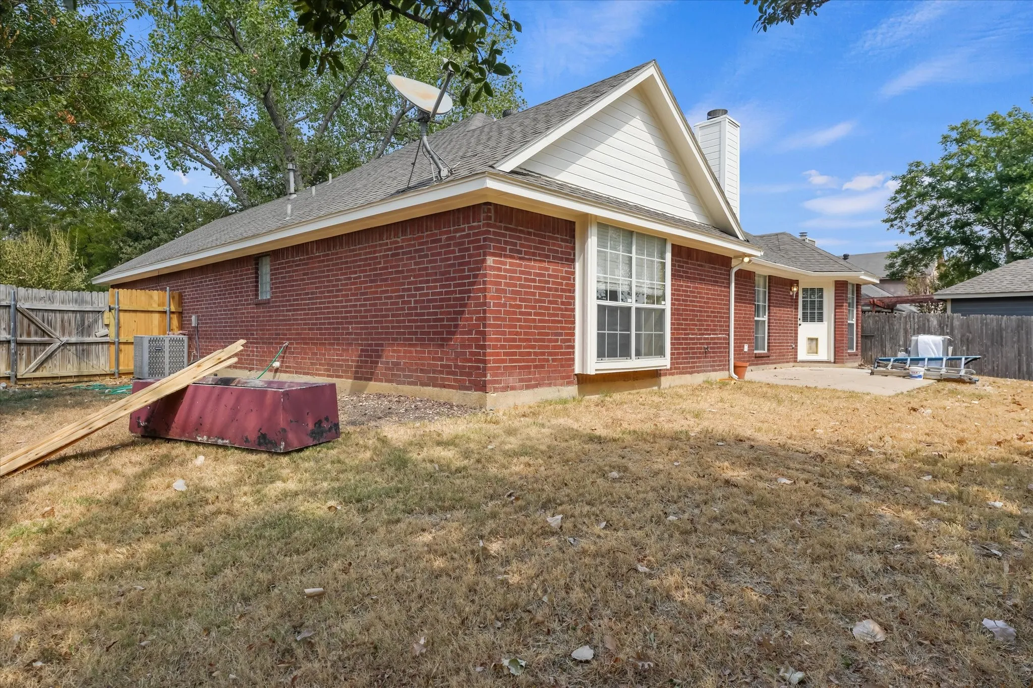 Single Family Residence For Rent in Denton County , 2129 Whetstone Drive, Corinth, Texas 76210, 4 Bedroom, 2 Bathroom, Garage spaces, 1,788 Sqft, built in 1994, mls#21392010, Real Estate Agent in Corinth, Homes For Rent in Denton county, Homes For Rent in Corinth, Realtor in Corinth Texas, Real Estate Brokerage Independent Realty Texas, Luminita Cordes Realtor