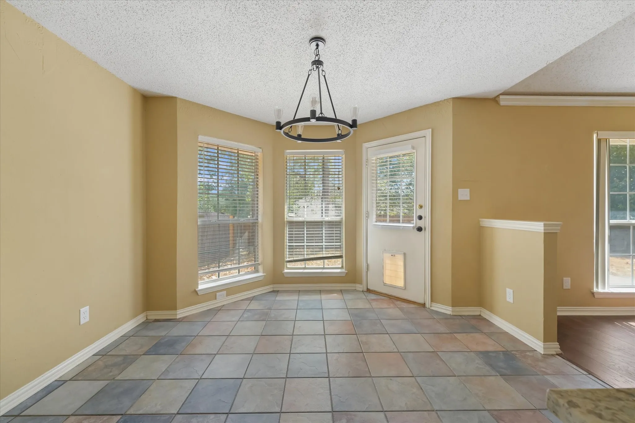 Single Family Residence For Rent in Denton County , 2129 Whetstone Drive, Corinth, Texas 76210, 4 Bedroom, 2 Bathroom, Garage spaces, 1,788 Sqft, built in 1994, mls#21392010, Real Estate Agent in Corinth, Homes For Rent in Denton county, Homes For Rent in Corinth, Realtor in Corinth Texas, Real Estate Brokerage Independent Realty Texas, Luminita Cordes Realtor