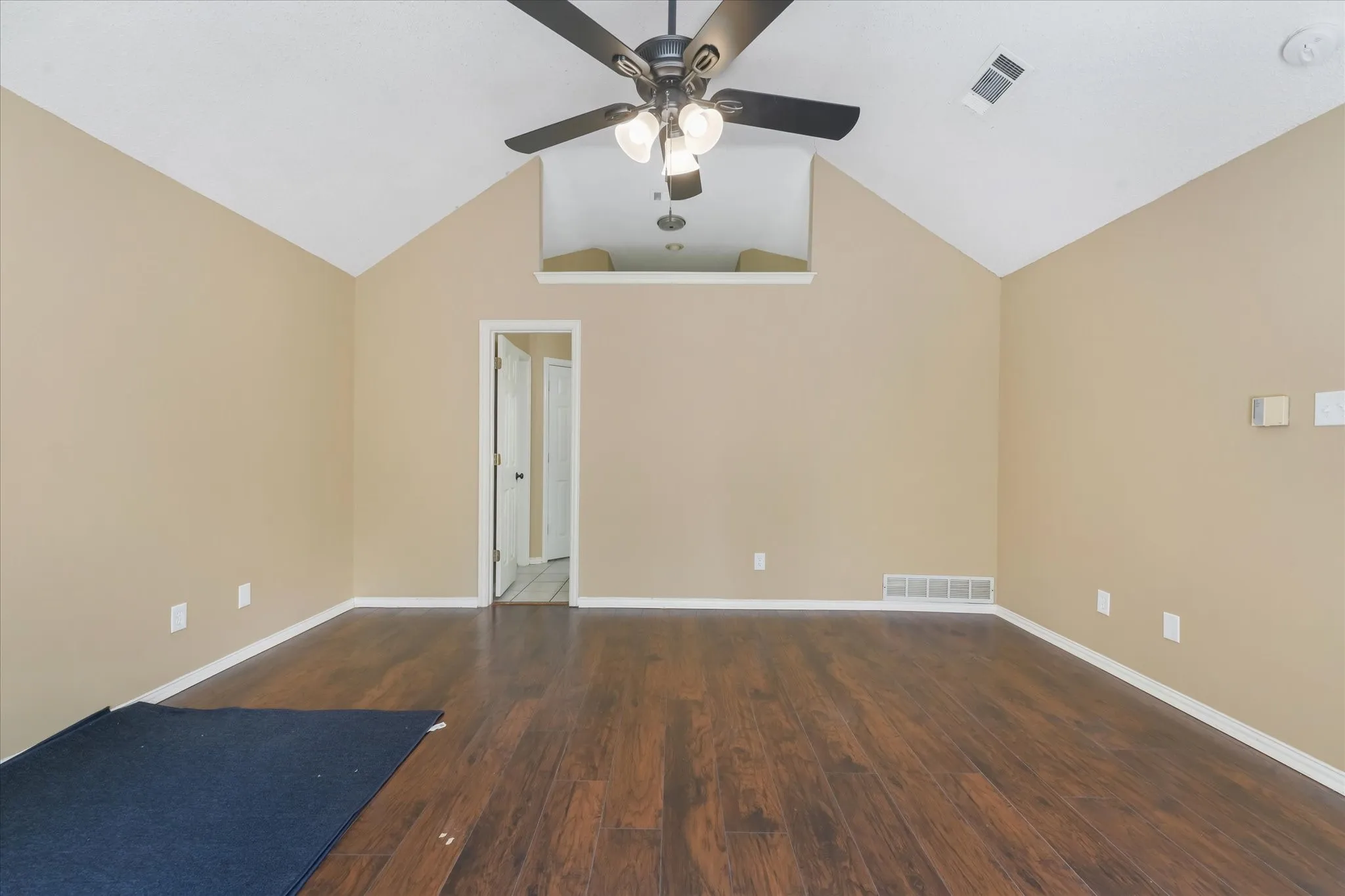 Single Family Residence For Rent in Denton County , 2129 Whetstone Drive, Corinth, Texas 76210, 4 Bedroom, 2 Bathroom, Garage spaces, 1,788 Sqft, built in 1994, mls#21392010, Real Estate Agent in Corinth, Homes For Rent in Denton county, Homes For Rent in Corinth, Realtor in Corinth Texas, Real Estate Brokerage Independent Realty Texas, Luminita Cordes Realtor