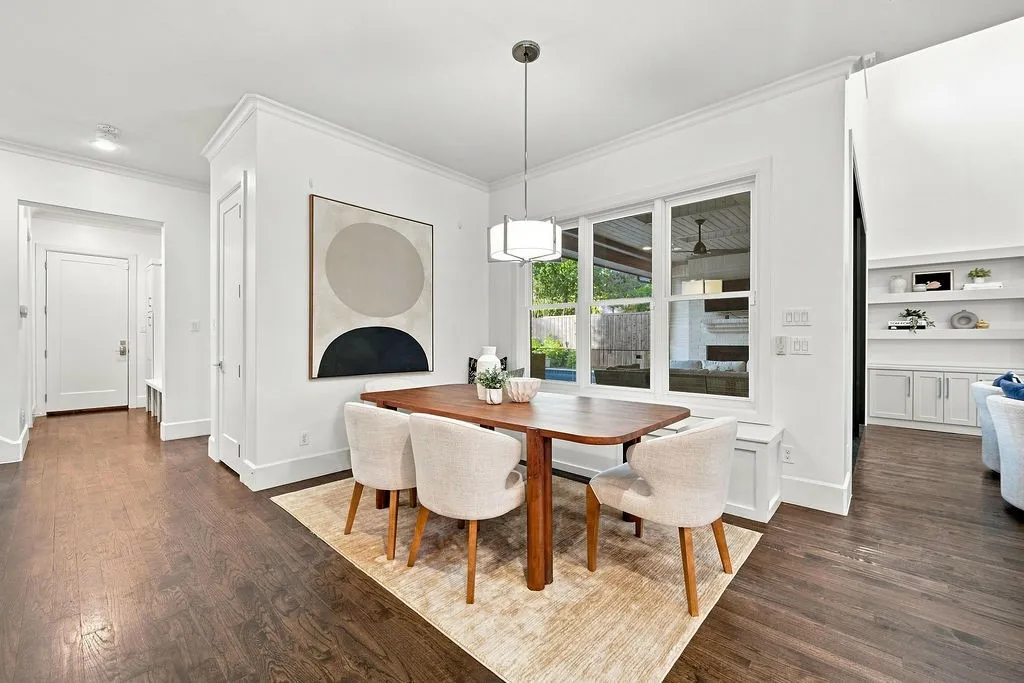 A casual eating area right off the kitchen island where you can sit back and enjoy quick weeknight dinners or a quiet cup of tea