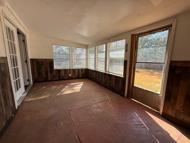 Single Family Residence For Rent in Taylor County , 3849 JANICE Lane, Abilene, Texas 79603, 4 Bedroom, 2 Bathroom, Garage spaces, 1,004 Sqft, built in 1962, mls#21392015, Real Estate Agent in Abilene, Homes For Rent in Taylor county, Homes For Rent in Abilene, Realtor in Abilene Texas, Real Estate Brokerage Independent Realty Texas, Luminita Cordes Realtor