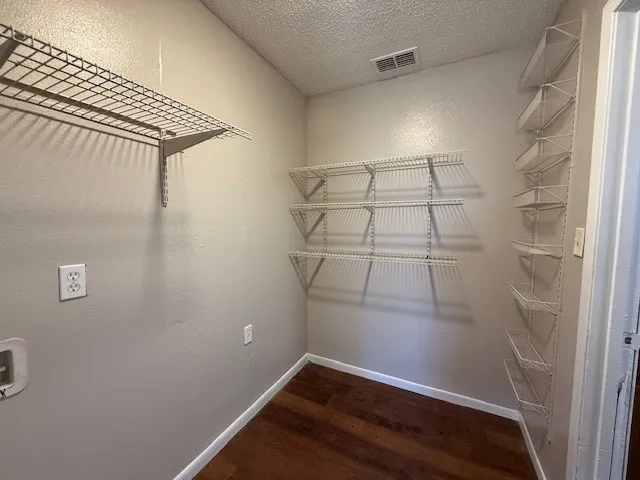Single Family Residence For Rent in Taylor County , 3849 JANICE Lane, Abilene, Texas 79603, 4 Bedroom, 2 Bathroom, Garage spaces, 1,004 Sqft, built in 1962, mls#21392015, Real Estate Agent in Abilene, Homes For Rent in Taylor county, Homes For Rent in Abilene, Realtor in Abilene Texas, Real Estate Brokerage Independent Realty Texas, Luminita Cordes Realtor