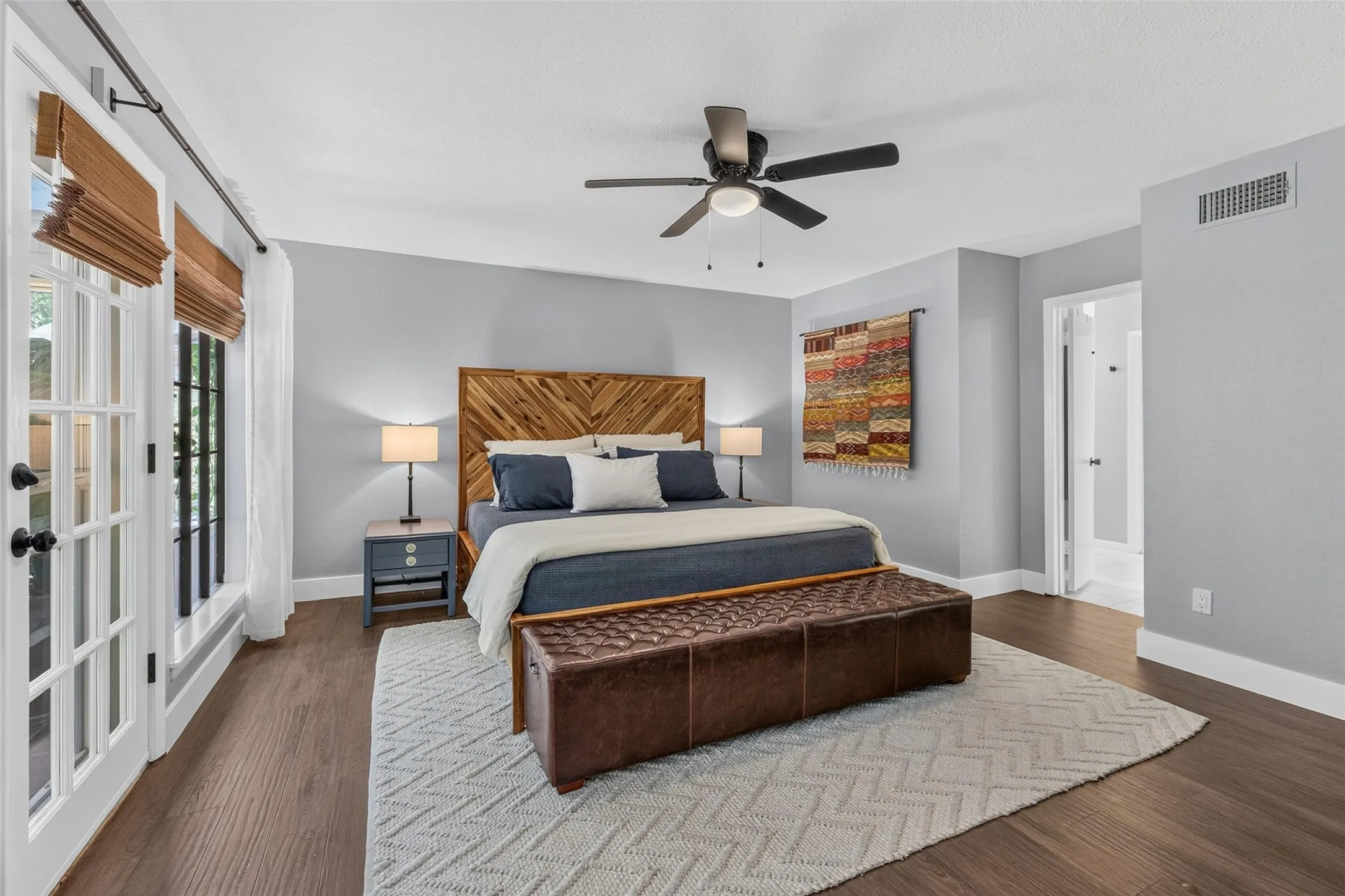 Single Family Residence For Sale in Tarrant County , 1609 Ems Road W, Fort Worth, Texas 76116, 4 Bedroom, 3 Bathroom, Garage spaces, 3,020 Sqft, built in 1976, mls#21391796, Real Estate Agent in Fort Worth, Homes For Sale in Tarrant county, Homes For Sale in Fort Worth, Realtor in Fort Worth Texas, Real Estate Brokerage Independent Realty Texas, Luminita Cordes Realtor