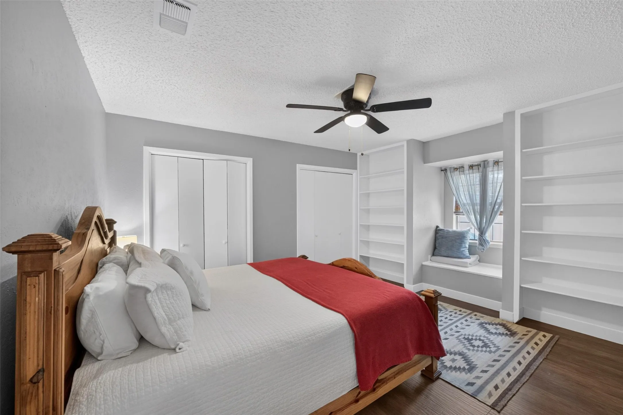 Single Family Residence For Sale in Tarrant County , 1609 Ems Road W, Fort Worth, Texas 76116, 4 Bedroom, 3 Bathroom, Garage spaces, 3,020 Sqft, built in 1976, mls#21391796, Real Estate Agent in Fort Worth, Homes For Sale in Tarrant county, Homes For Sale in Fort Worth, Realtor in Fort Worth Texas, Real Estate Brokerage Independent Realty Texas, Luminita Cordes Realtor