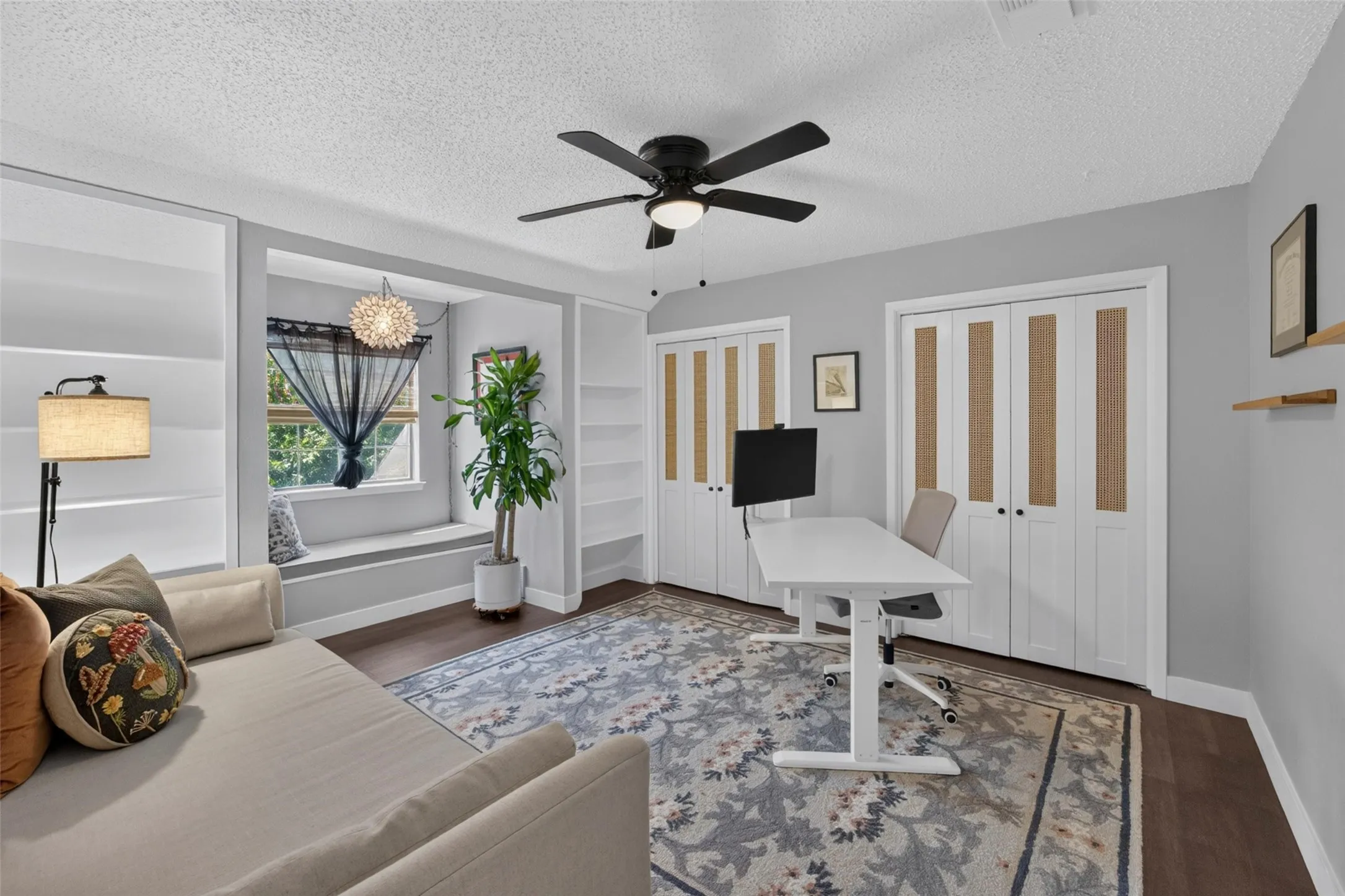 Single Family Residence For Sale in Tarrant County , 1609 Ems Road W, Fort Worth, Texas 76116, 4 Bedroom, 3 Bathroom, Garage spaces, 3,020 Sqft, built in 1976, mls#21391796, Real Estate Agent in Fort Worth, Homes For Sale in Tarrant county, Homes For Sale in Fort Worth, Realtor in Fort Worth Texas, Real Estate Brokerage Independent Realty Texas, Luminita Cordes Realtor