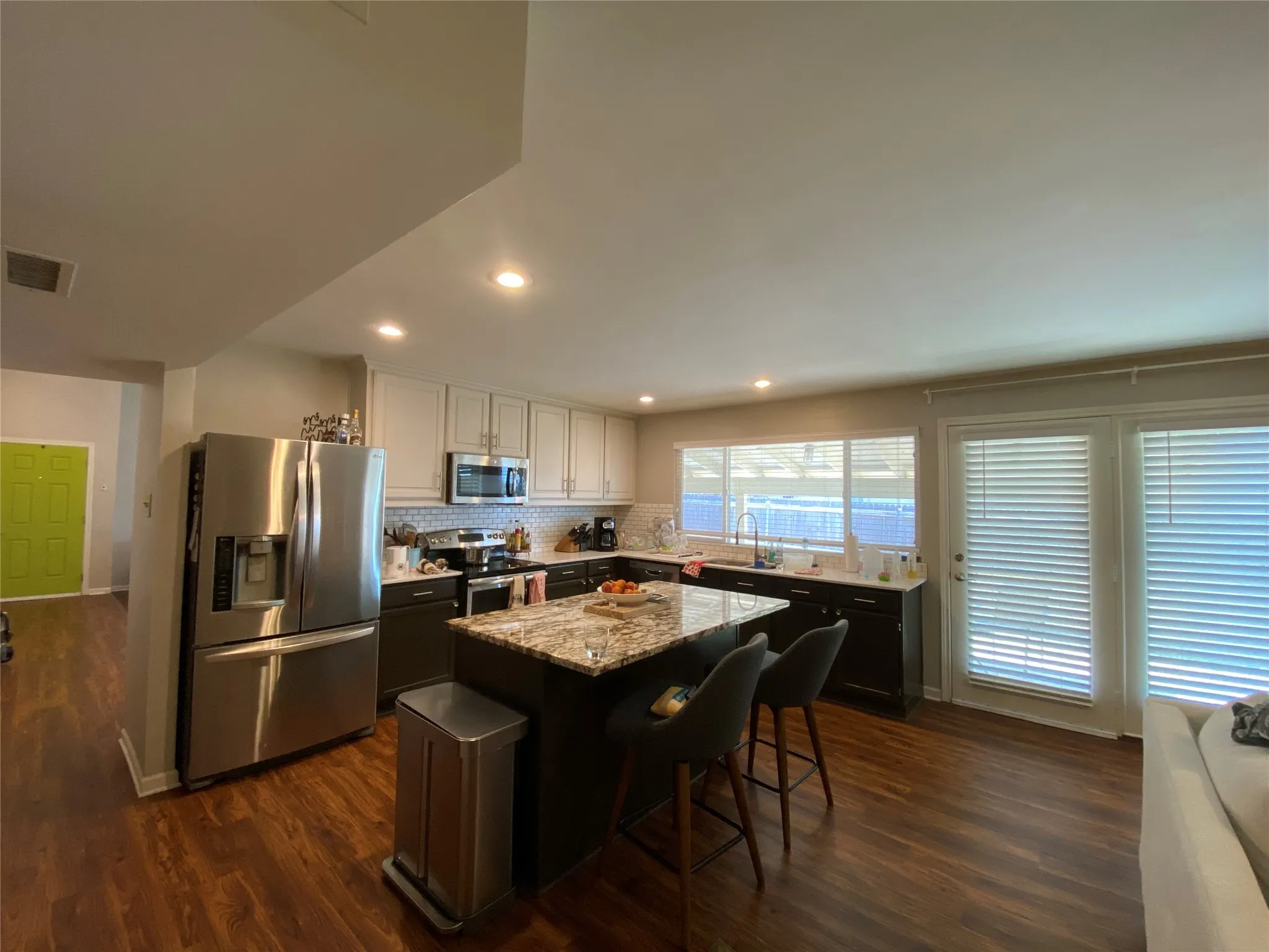 Single Family Residence For Rent in Denton County , 3003 Scott Mill Road, Carrollton, Texas 75007, 3 Bedroom, 2 Bathroom, 2 Garage spaces, 1,862 Sqft, built in 1972, mls#21392027, Real Estate Agent in Carrollton, Homes For Rent in Denton county, Homes For Rent in Carrollton, Realtor in Carrollton Texas, Real Estate Brokerage Independent Realty Texas, Luminita Cordes Realtor
