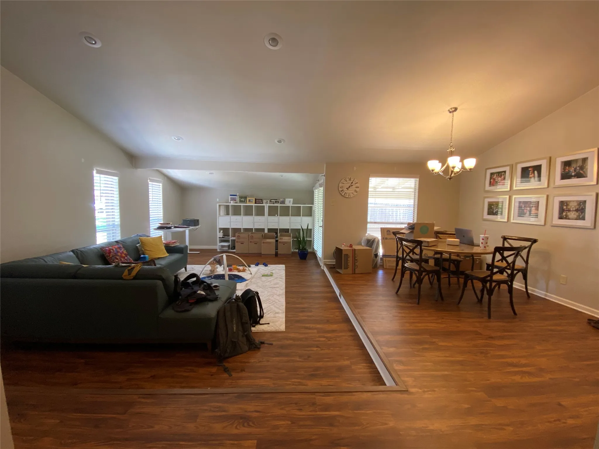 Single Family Residence For Rent in Denton County , 3003 Scott Mill Road, Carrollton, Texas 75007, 3 Bedroom, 2 Bathroom, 2 Garage spaces, 1,862 Sqft, built in 1972, mls#21392027, Real Estate Agent in Carrollton, Homes For Rent in Denton county, Homes For Rent in Carrollton, Realtor in Carrollton Texas, Real Estate Brokerage Independent Realty Texas, Luminita Cordes Realtor