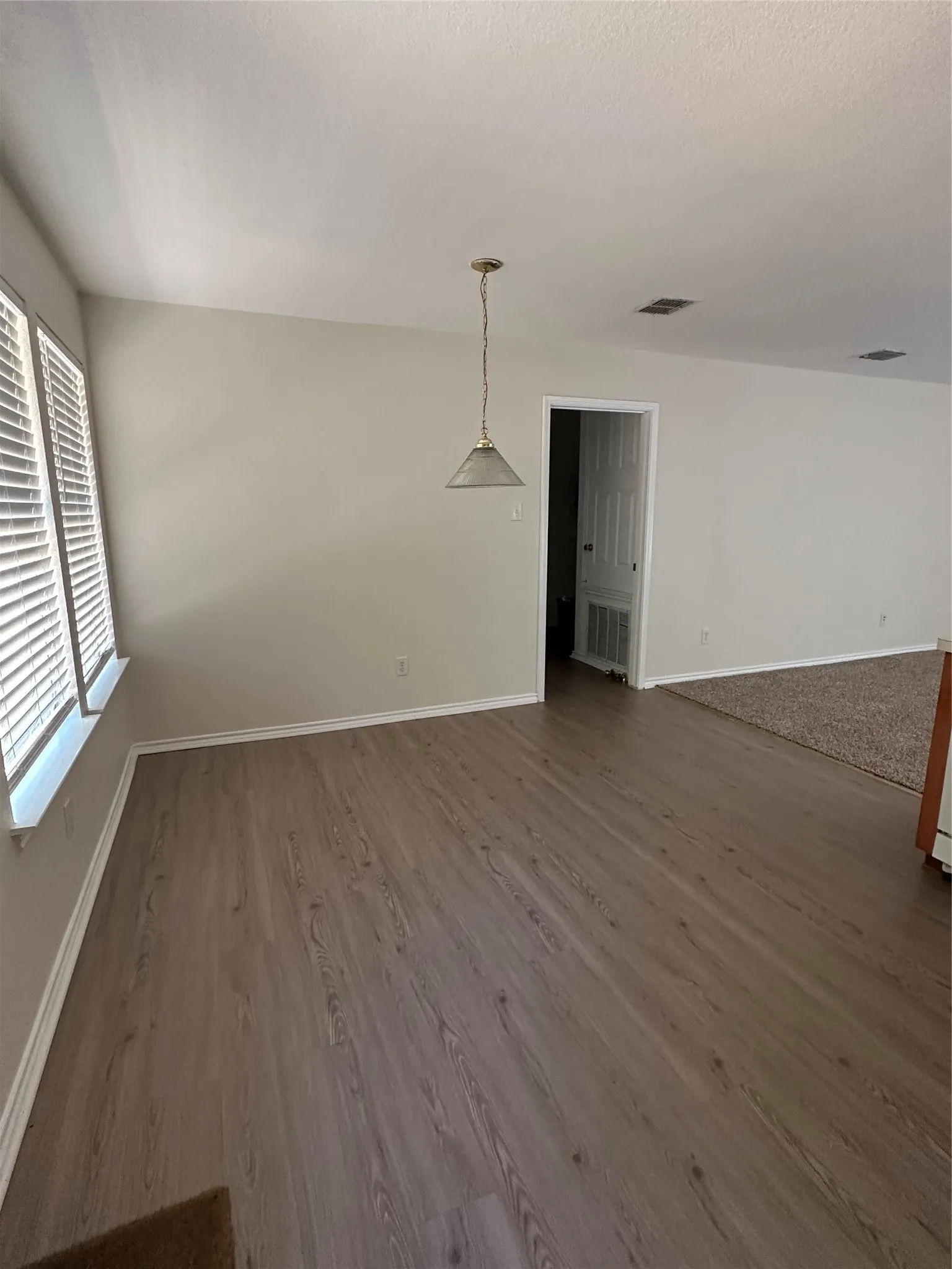 Single Family Residence For Rent in Collin County , 2707 Cattleman Drive, Mc Kinney, Texas 75071, 3 Bedroom, 2 Bathroom, 2 Garage spaces, 1,464 Sqft, built in 2000, mls#21392016, Real Estate Agent in Mc Kinney, Homes For Rent in Collin county, Homes For Rent in Mc Kinney, Realtor in Mc Kinney Texas, Real Estate Brokerage Independent Realty Texas, Luminita Cordes Realtor