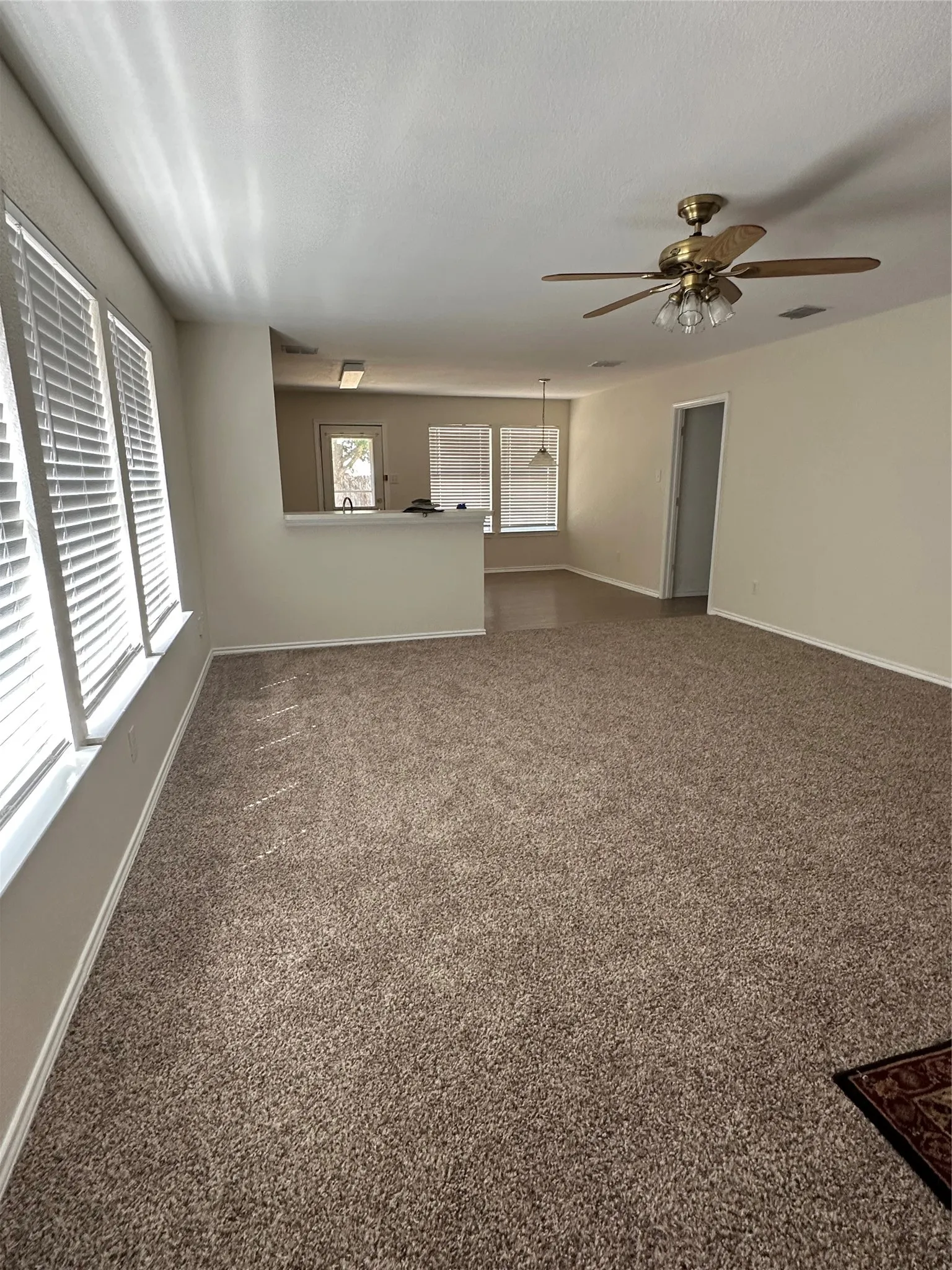 Single Family Residence For Rent in Collin County , 2707 Cattleman Drive, Mc Kinney, Texas 75071, 3 Bedroom, 2 Bathroom, 2 Garage spaces, 1,464 Sqft, built in 2000, mls#21392016, Real Estate Agent in Mc Kinney, Homes For Rent in Collin county, Homes For Rent in Mc Kinney, Realtor in Mc Kinney Texas, Real Estate Brokerage Independent Realty Texas, Luminita Cordes Realtor