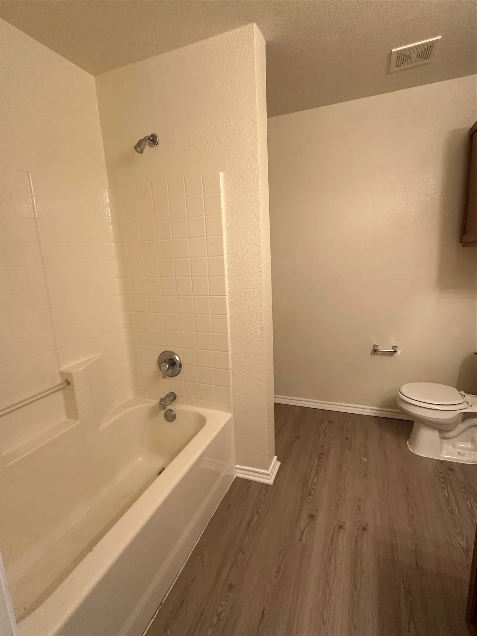Single Family Residence For Rent in Collin County , 2707 Cattleman Drive, Mc Kinney, Texas 75071, 3 Bedroom, 2 Bathroom, 2 Garage spaces, 1,464 Sqft, built in 2000, mls#21392016, Real Estate Agent in Mc Kinney, Homes For Rent in Collin county, Homes For Rent in Mc Kinney, Realtor in Mc Kinney Texas, Real Estate Brokerage Independent Realty Texas, Luminita Cordes Realtor