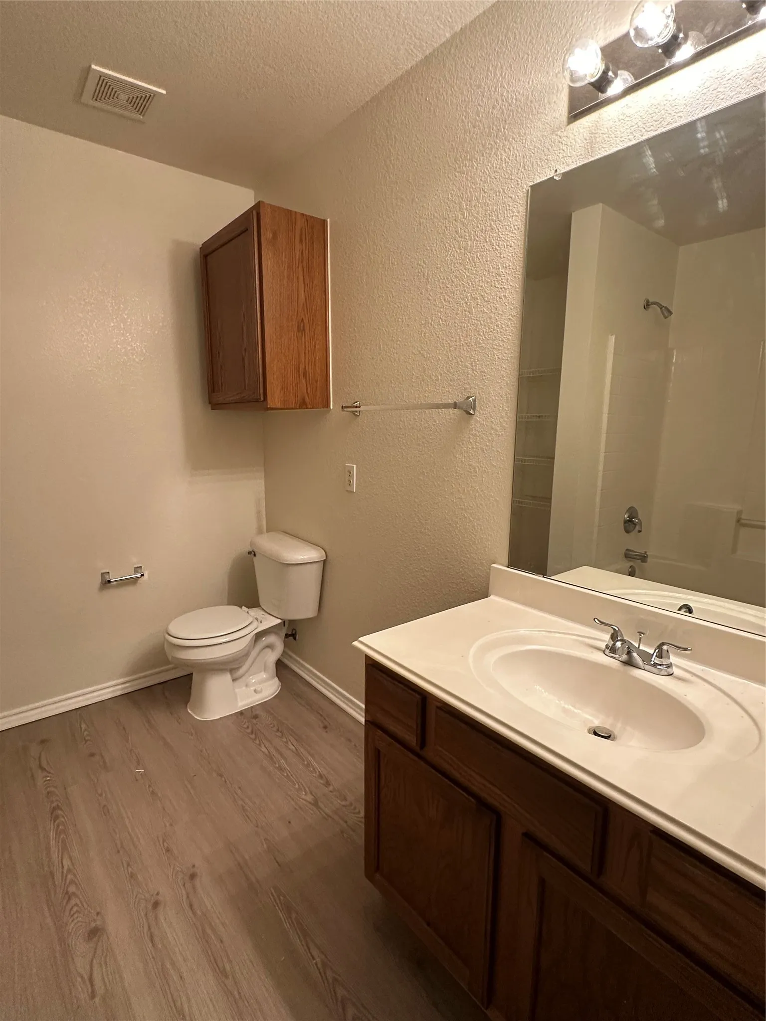 Single Family Residence For Rent in Collin County , 2707 Cattleman Drive, Mc Kinney, Texas 75071, 3 Bedroom, 2 Bathroom, 2 Garage spaces, 1,464 Sqft, built in 2000, mls#21392016, Real Estate Agent in Mc Kinney, Homes For Rent in Collin county, Homes For Rent in Mc Kinney, Realtor in Mc Kinney Texas, Real Estate Brokerage Independent Realty Texas, Luminita Cordes Realtor