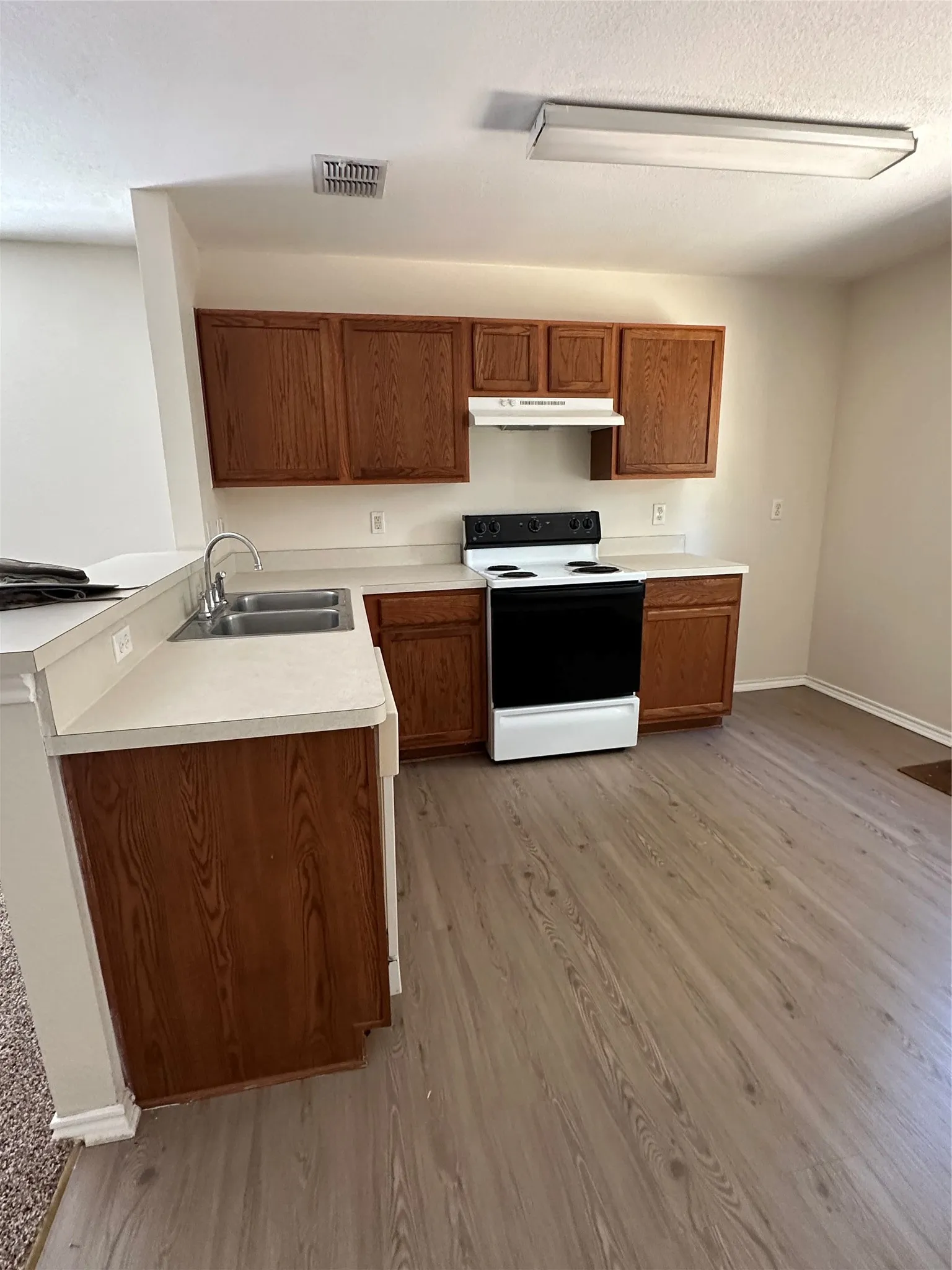 Single Family Residence For Rent in Collin County , 2707 Cattleman Drive, Mc Kinney, Texas 75071, 3 Bedroom, 2 Bathroom, 2 Garage spaces, 1,464 Sqft, built in 2000, mls#21392016, Real Estate Agent in Mc Kinney, Homes For Rent in Collin county, Homes For Rent in Mc Kinney, Realtor in Mc Kinney Texas, Real Estate Brokerage Independent Realty Texas, Luminita Cordes Realtor