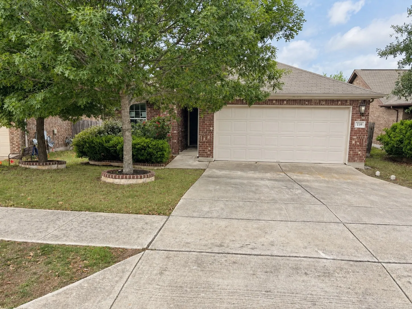 Single Family Residence For Sale in Hays County , 239 Pond View Pass, Buda, Texas 78610, 4 Bedroom, 2 Bathroom, 2 Garage spaces, 1,660 Sqft, built in 2013, mls#21391613, Real Estate Agent in Buda, Homes For Sale in Hays county, Homes For Sale in Buda, Realtor in Buda Texas, Real Estate Brokerage Independent Realty Texas, Luminita Cordes Realtor