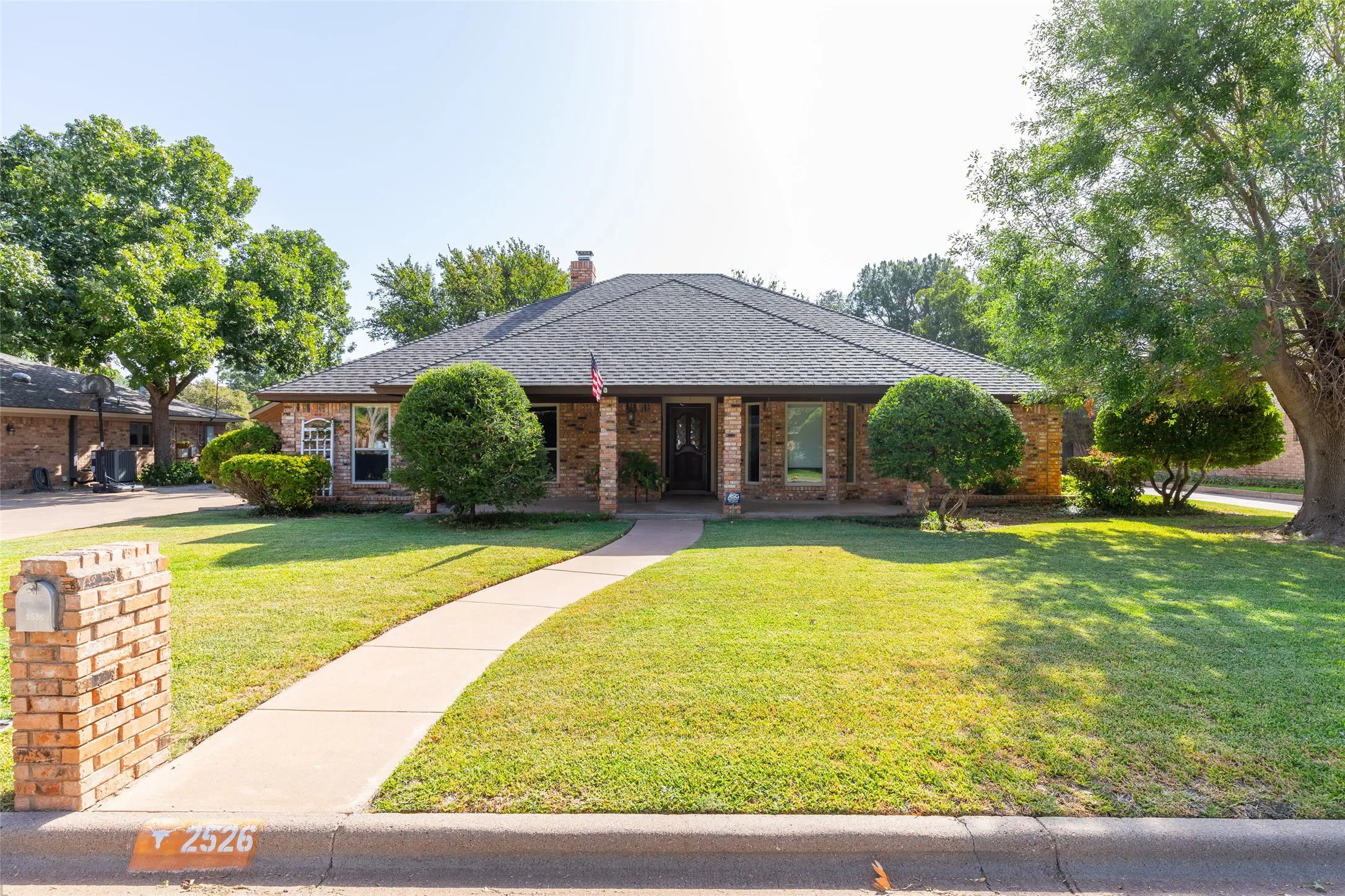 Single Family Residence For Sale in Taylor County , 2526 Woodlake Drive, Abilene, Texas 79606, 3 Bedroom, 2 Bathroom, 2 Garage spaces, 2,303 Sqft, built in 1985, mls#21390501, Real Estate Agent in Abilene, Homes For Sale in Taylor county, Homes For Sale in Abilene, Realtor in Abilene Texas, Real Estate Brokerage Independent Realty Texas, Luminita Cordes Realtor