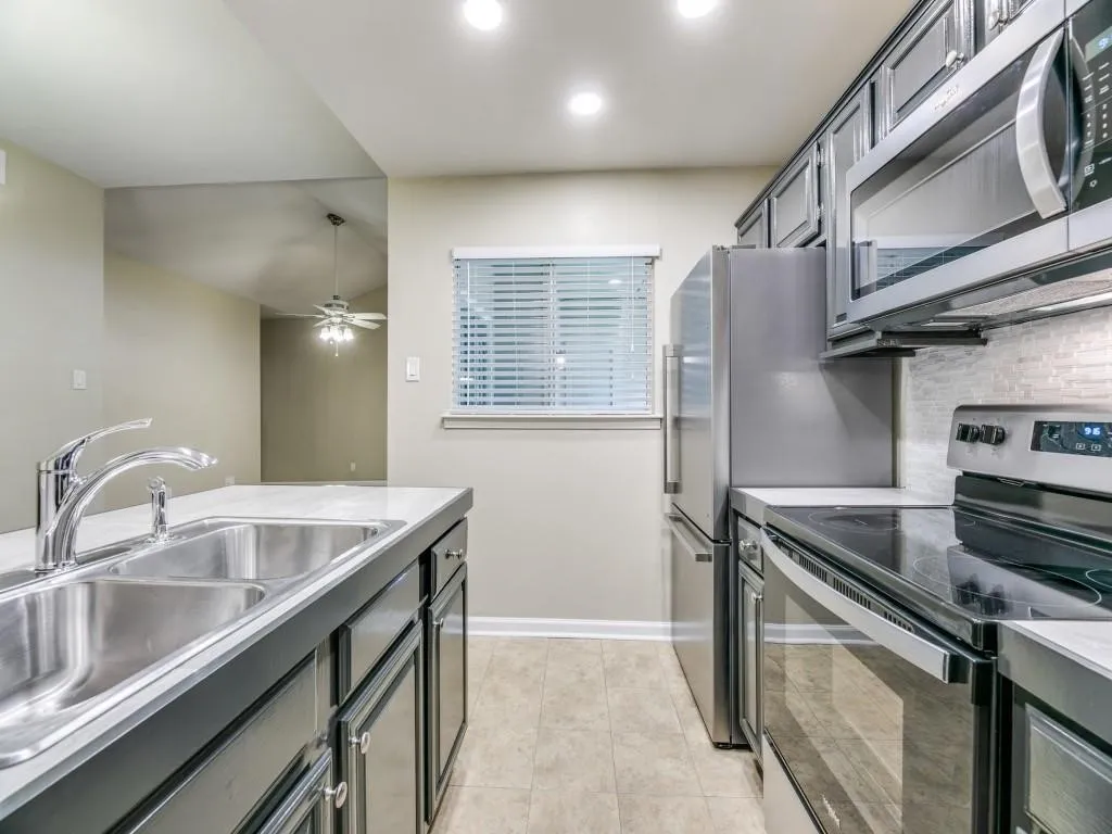 Condominium For Rent in Dallas County , 8601 Park Lane 221, Dallas, Texas 75231, 2 Bedroom, 1 Bathroom, Garage spaces, 861 Sqft, built in 1982, mls#21392013, Real Estate Agent in Dallas, Homes For Rent in Dallas county, Homes For Rent in Dallas, Realtor in Dallas Texas, Real Estate Brokerage Independent Realty Texas, Luminita Cordes Realtor