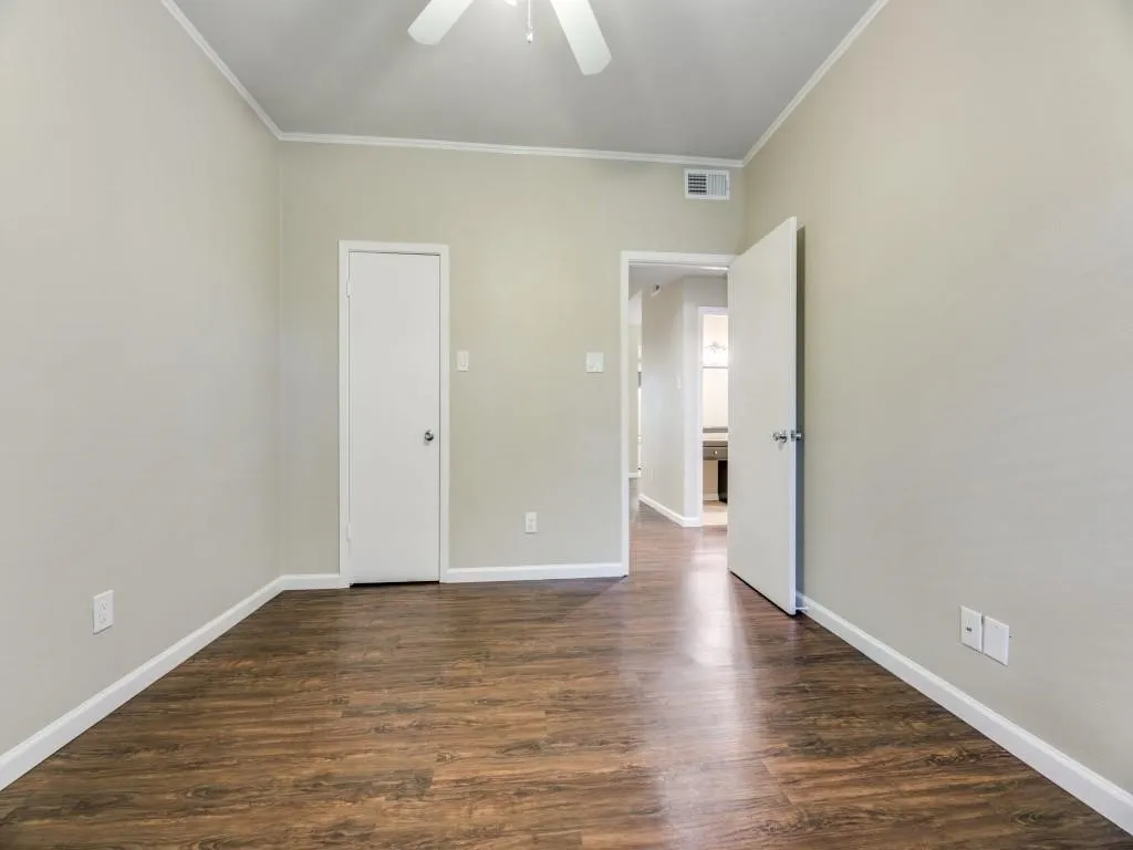 Condominium For Rent in Dallas County , 8601 Park Lane 221, Dallas, Texas 75231, 2 Bedroom, 1 Bathroom, Garage spaces, 861 Sqft, built in 1982, mls#21392013, Real Estate Agent in Dallas, Homes For Rent in Dallas county, Homes For Rent in Dallas, Realtor in Dallas Texas, Real Estate Brokerage Independent Realty Texas, Luminita Cordes Realtor