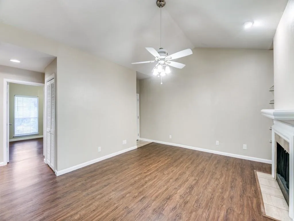 Condominium For Rent in Dallas County , 8601 Park Lane 221, Dallas, Texas 75231, 2 Bedroom, 1 Bathroom, Garage spaces, 861 Sqft, built in 1982, mls#21392013, Real Estate Agent in Dallas, Homes For Rent in Dallas county, Homes For Rent in Dallas, Realtor in Dallas Texas, Real Estate Brokerage Independent Realty Texas, Luminita Cordes Realtor