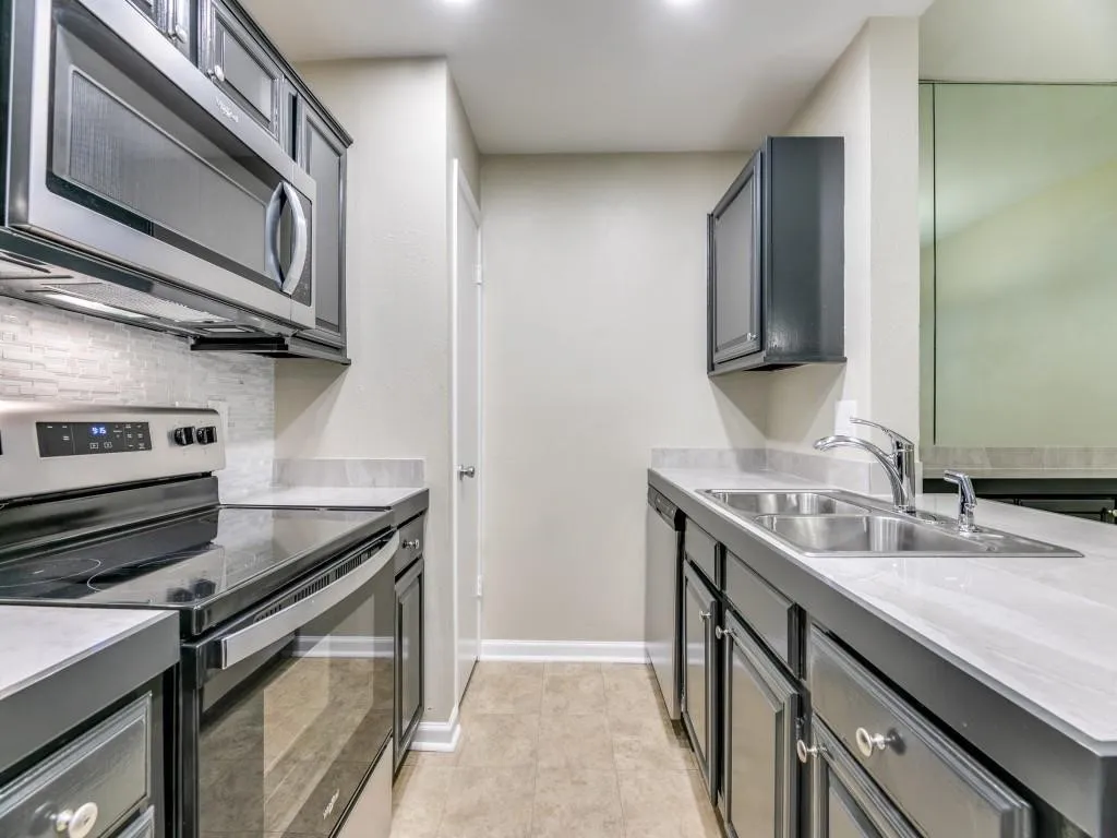 Condominium For Rent in Dallas County , 8601 Park Lane 221, Dallas, Texas 75231, 2 Bedroom, 1 Bathroom, Garage spaces, 861 Sqft, built in 1982, mls#21392013, Real Estate Agent in Dallas, Homes For Rent in Dallas county, Homes For Rent in Dallas, Realtor in Dallas Texas, Real Estate Brokerage Independent Realty Texas, Luminita Cordes Realtor