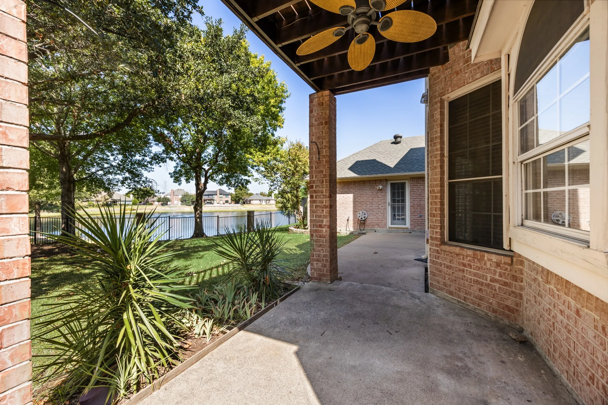 Single Family Residence For Rent in Dallas County , 2405 Greenwich Drive, Carrollton, Texas 75006, 4 Bedroom, 4 Bathroom, 2 Garage spaces, 2,784 Sqft, built in 1995, mls#21391900, Real Estate Agent in Carrollton, Homes For Rent in Dallas county, Homes For Rent in Carrollton, Realtor in Carrollton Texas, Real Estate Brokerage Independent Realty Texas, Luminita Cordes Realtor