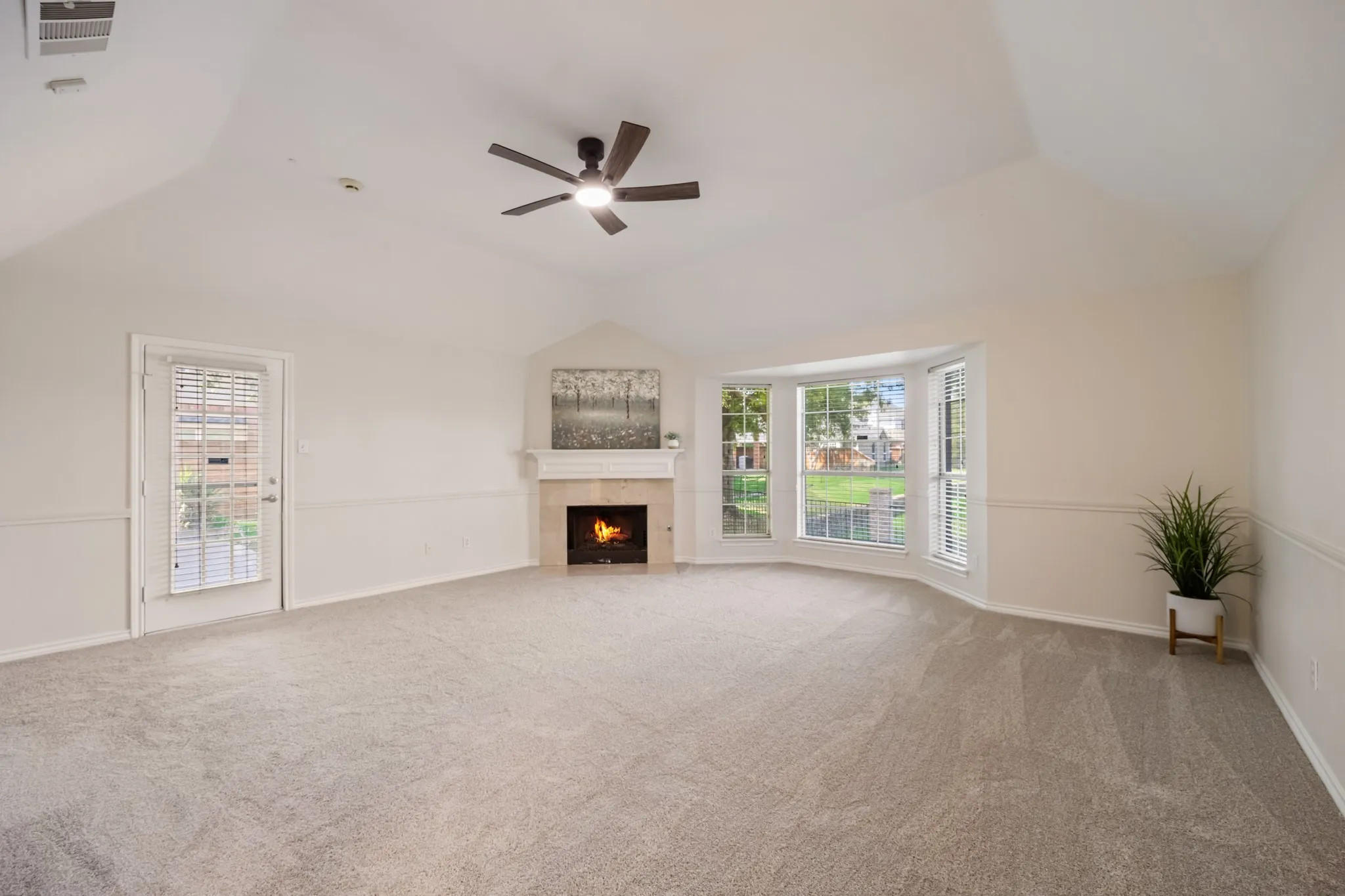 Single Family Residence For Rent in Dallas County , 2405 Greenwich Drive, Carrollton, Texas 75006, 4 Bedroom, 4 Bathroom, 2 Garage spaces, 2,784 Sqft, built in 1995, mls#21391900, Real Estate Agent in Carrollton, Homes For Rent in Dallas county, Homes For Rent in Carrollton, Realtor in Carrollton Texas, Real Estate Brokerage Independent Realty Texas, Luminita Cordes Realtor