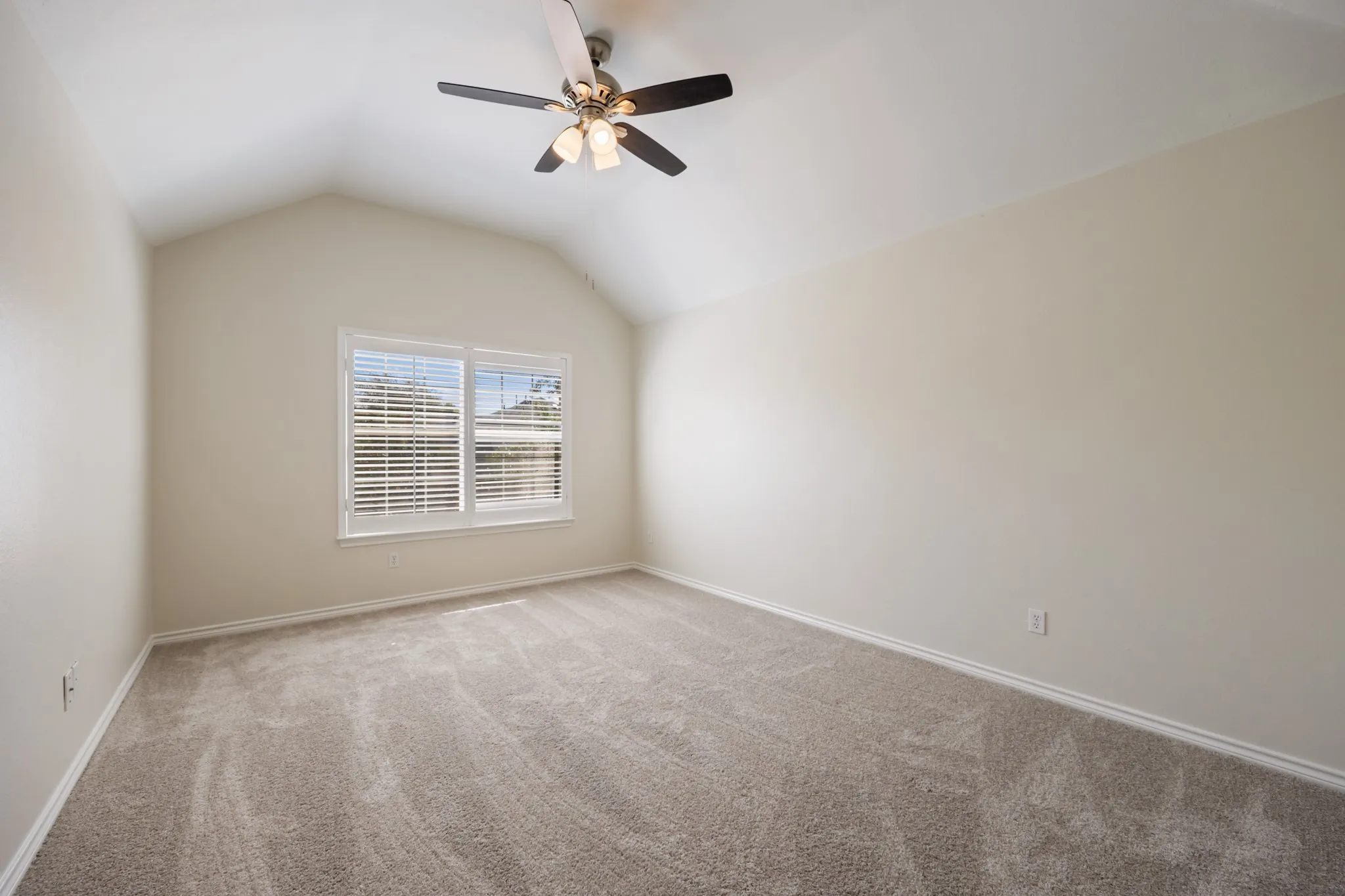 Spacious Upstairs Bedroom #1
