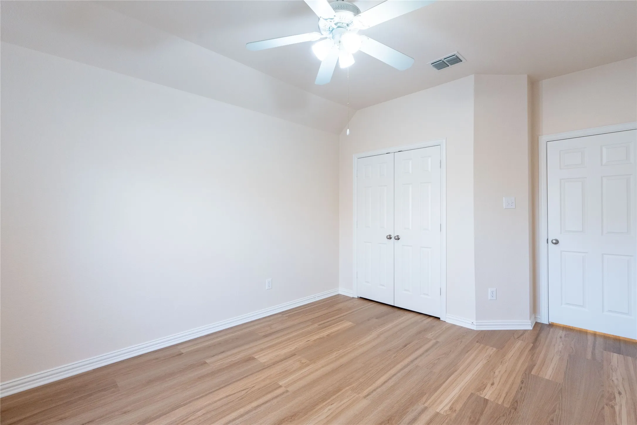 Single Family Residence For Rent in Collin County , 3708 Marble Lane, Mc Kinney, Texas 75070, 4 Bedroom, 3 Bathroom, 2 Garage spaces, 2,330 Sqft, built in 2005, mls#21392034, Real Estate Agent in Mc Kinney, Homes For Rent in Collin county, Homes For Rent in Mc Kinney, Realtor in Mc Kinney Texas, Real Estate Brokerage Independent Realty Texas, Luminita Cordes Realtor
