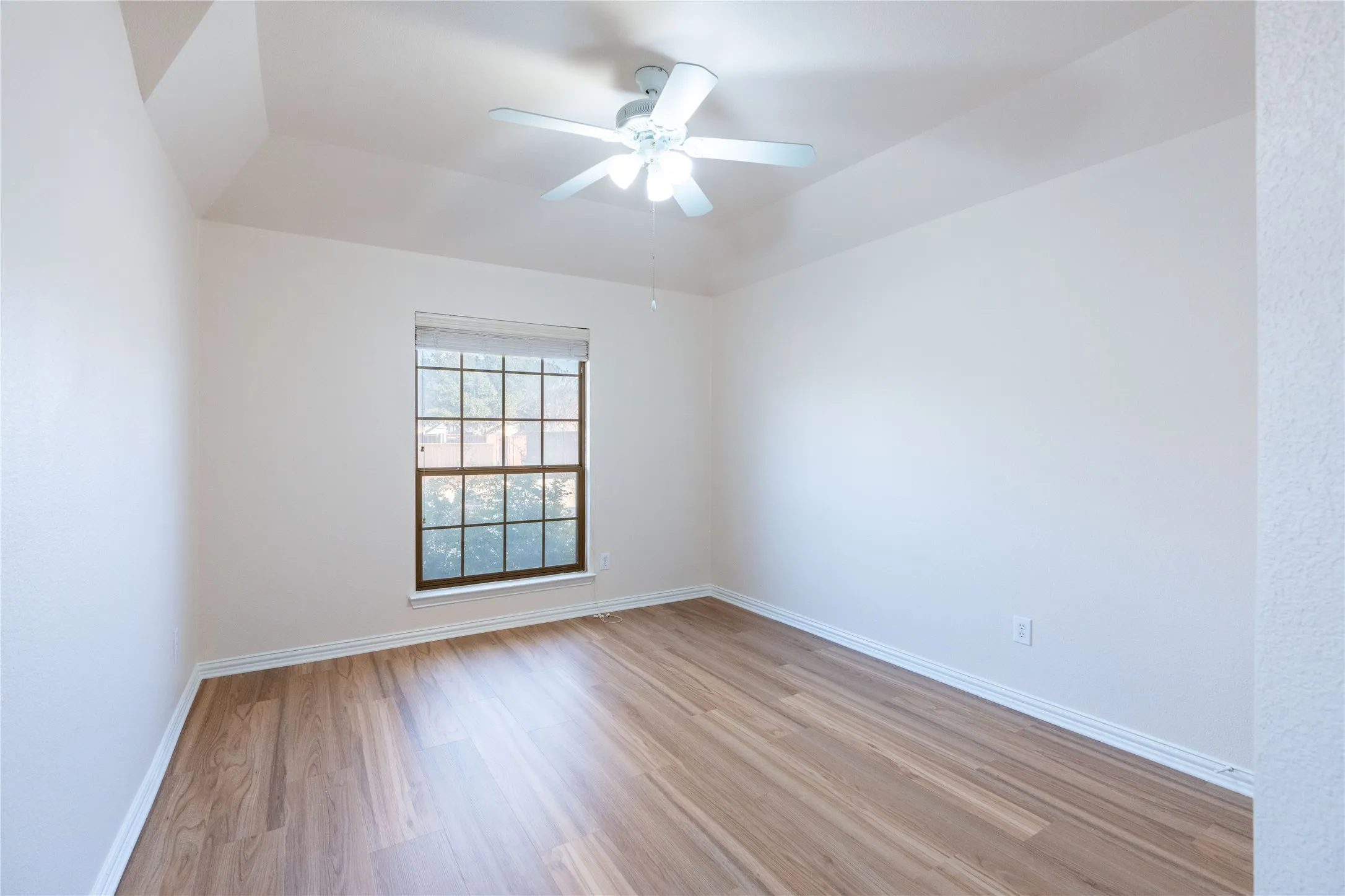 Single Family Residence For Rent in Collin County , 3708 Marble Lane, Mc Kinney, Texas 75070, 4 Bedroom, 3 Bathroom, 2 Garage spaces, 2,330 Sqft, built in 2005, mls#21392034, Real Estate Agent in Mc Kinney, Homes For Rent in Collin county, Homes For Rent in Mc Kinney, Realtor in Mc Kinney Texas, Real Estate Brokerage Independent Realty Texas, Luminita Cordes Realtor