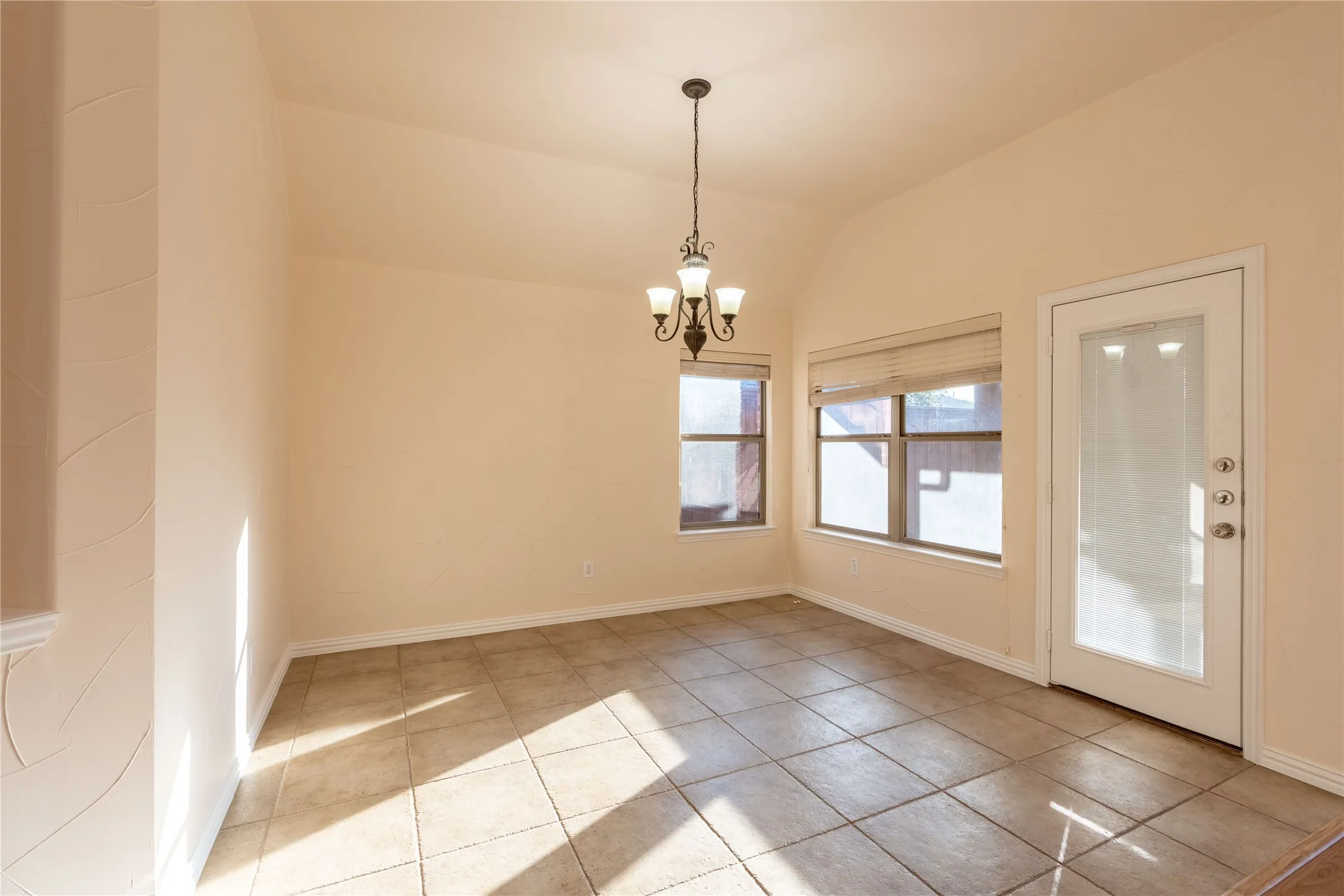 Single Family Residence For Rent in Collin County , 3708 Marble Lane, Mc Kinney, Texas 75070, 4 Bedroom, 3 Bathroom, 2 Garage spaces, 2,330 Sqft, built in 2005, mls#21392034, Real Estate Agent in Mc Kinney, Homes For Rent in Collin county, Homes For Rent in Mc Kinney, Realtor in Mc Kinney Texas, Real Estate Brokerage Independent Realty Texas, Luminita Cordes Realtor