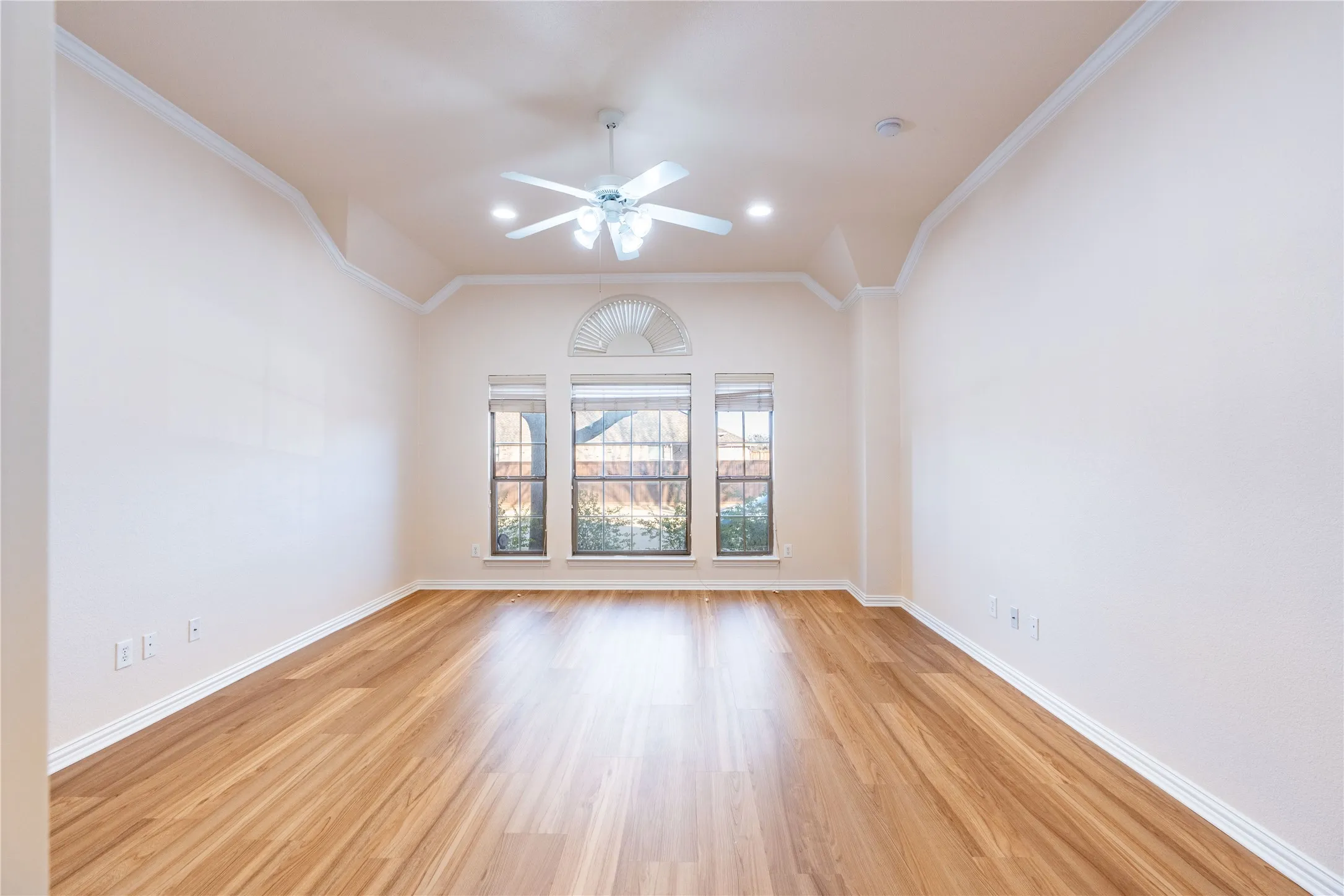 Single Family Residence For Rent in Collin County , 3708 Marble Lane, Mc Kinney, Texas 75070, 4 Bedroom, 3 Bathroom, 2 Garage spaces, 2,330 Sqft, built in 2005, mls#21392034, Real Estate Agent in Mc Kinney, Homes For Rent in Collin county, Homes For Rent in Mc Kinney, Realtor in Mc Kinney Texas, Real Estate Brokerage Independent Realty Texas, Luminita Cordes Realtor