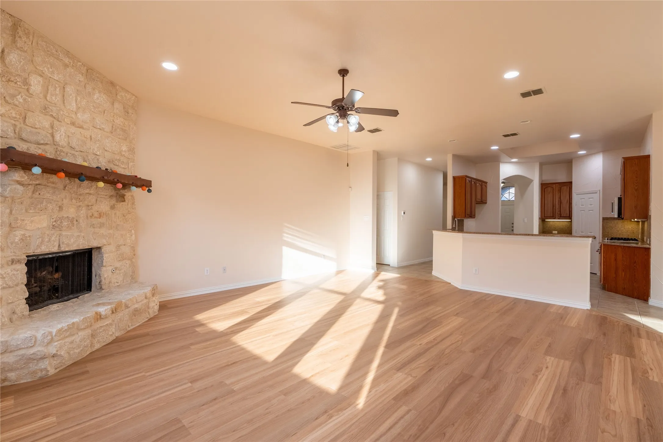 Single Family Residence For Rent in Collin County , 3708 Marble Lane, Mc Kinney, Texas 75070, 4 Bedroom, 3 Bathroom, 2 Garage spaces, 2,330 Sqft, built in 2005, mls#21392034, Real Estate Agent in Mc Kinney, Homes For Rent in Collin county, Homes For Rent in Mc Kinney, Realtor in Mc Kinney Texas, Real Estate Brokerage Independent Realty Texas, Luminita Cordes Realtor