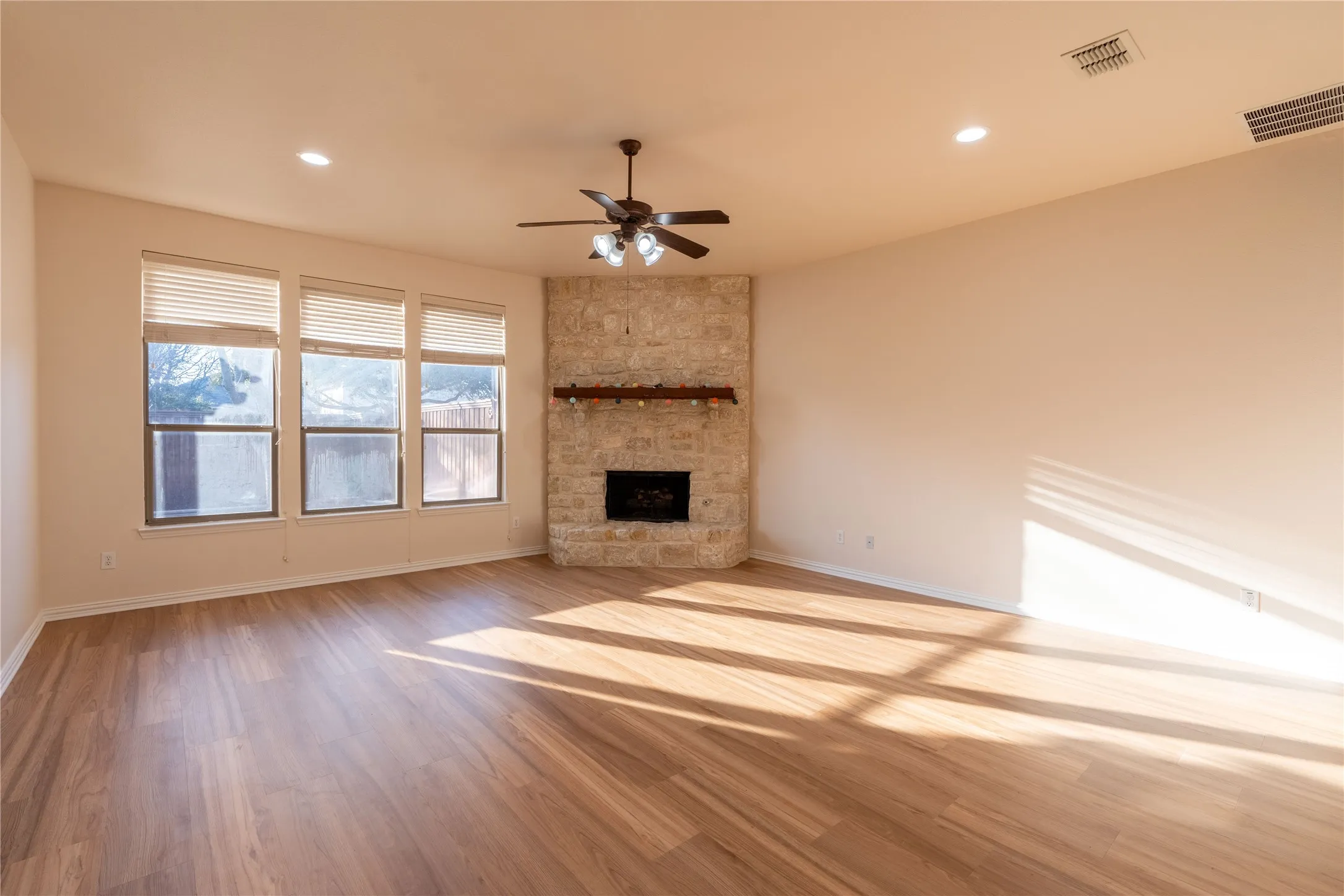 Single Family Residence For Rent in Collin County , 3708 Marble Lane, Mc Kinney, Texas 75070, 4 Bedroom, 3 Bathroom, 2 Garage spaces, 2,330 Sqft, built in 2005, mls#21392034, Real Estate Agent in Mc Kinney, Homes For Rent in Collin county, Homes For Rent in Mc Kinney, Realtor in Mc Kinney Texas, Real Estate Brokerage Independent Realty Texas, Luminita Cordes Realtor