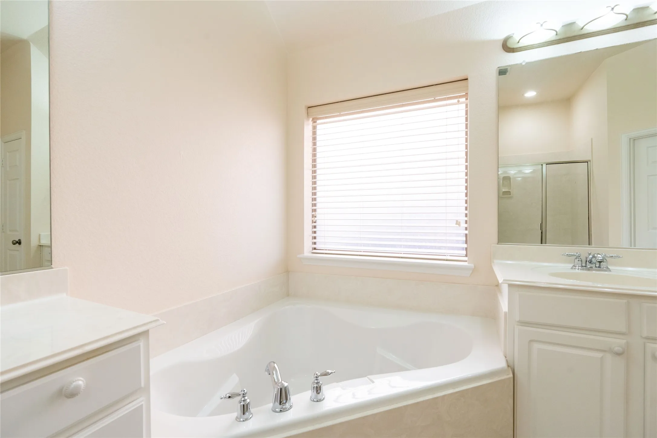Single Family Residence For Rent in Collin County , 3708 Marble Lane, Mc Kinney, Texas 75070, 4 Bedroom, 3 Bathroom, 2 Garage spaces, 2,330 Sqft, built in 2005, mls#21392034, Real Estate Agent in Mc Kinney, Homes For Rent in Collin county, Homes For Rent in Mc Kinney, Realtor in Mc Kinney Texas, Real Estate Brokerage Independent Realty Texas, Luminita Cordes Realtor