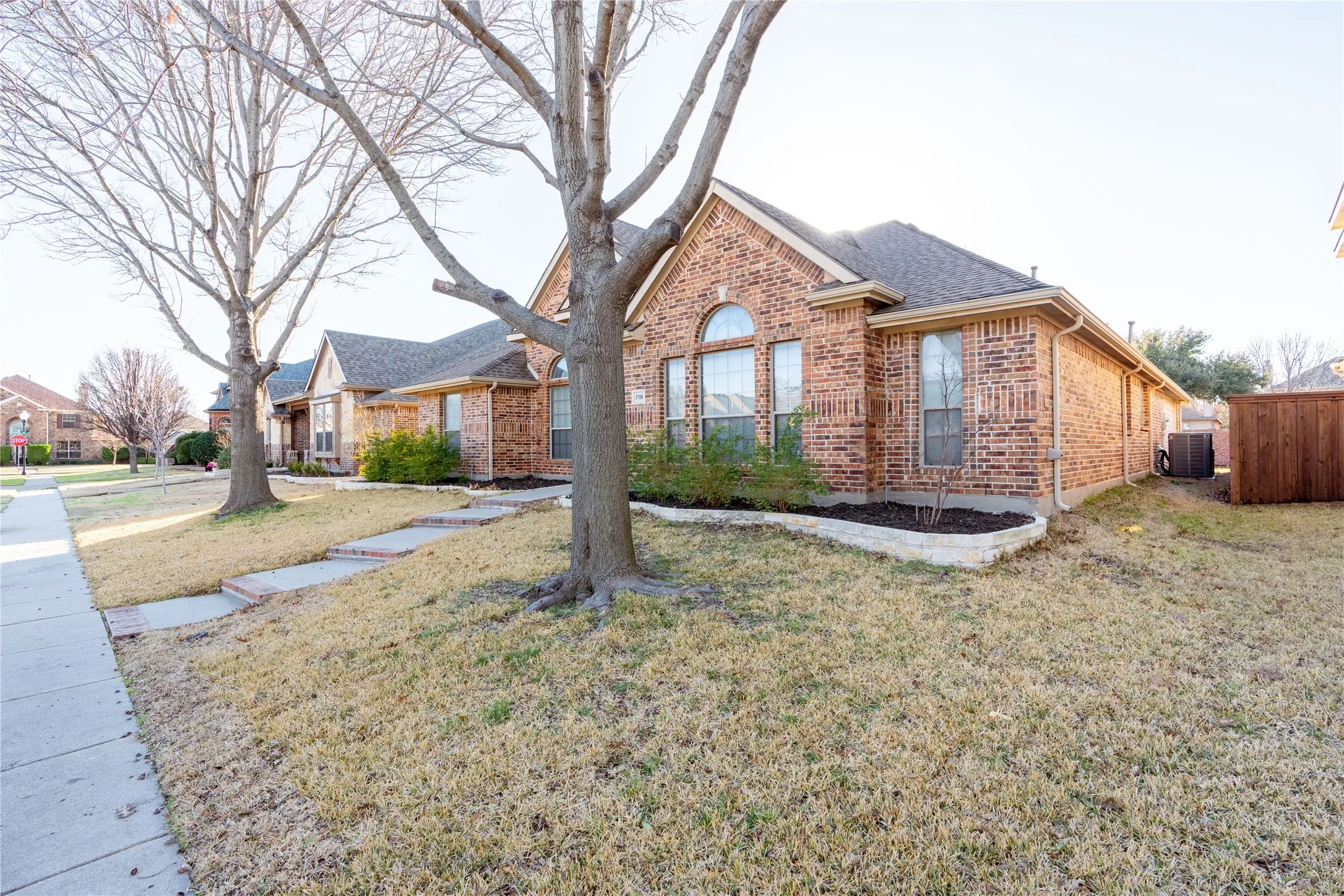 Single Family Residence For Rent in Collin County , 3708 Marble Lane, Mc Kinney, Texas 75070, 4 Bedroom, 3 Bathroom, 2 Garage spaces, 2,330 Sqft, built in 2005, mls#21392034, Real Estate Agent in Mc Kinney, Homes For Rent in Collin county, Homes For Rent in Mc Kinney, Realtor in Mc Kinney Texas, Real Estate Brokerage Independent Realty Texas, Luminita Cordes Realtor