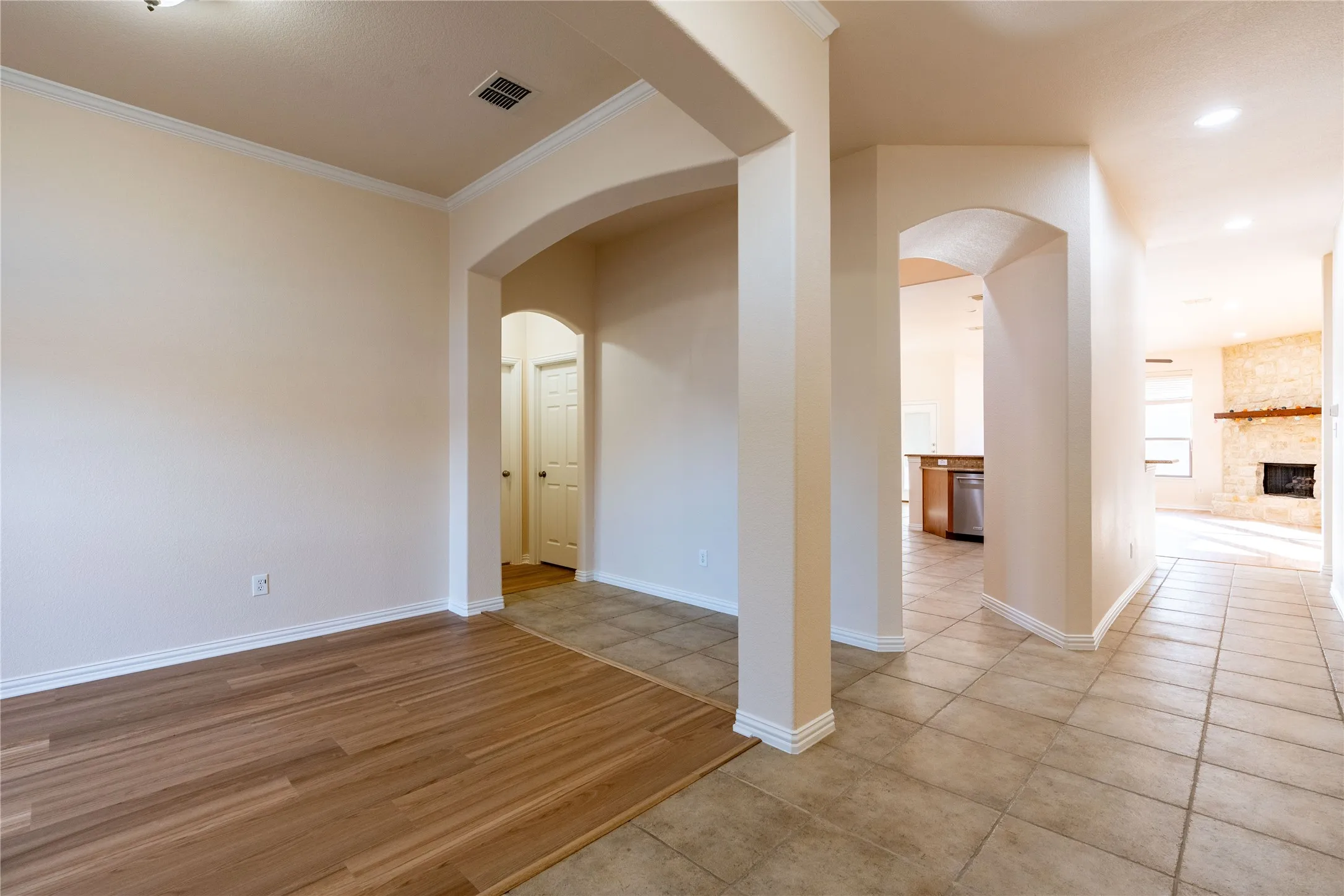 Single Family Residence For Rent in Collin County , 3708 Marble Lane, Mc Kinney, Texas 75070, 4 Bedroom, 3 Bathroom, 2 Garage spaces, 2,330 Sqft, built in 2005, mls#21392034, Real Estate Agent in Mc Kinney, Homes For Rent in Collin county, Homes For Rent in Mc Kinney, Realtor in Mc Kinney Texas, Real Estate Brokerage Independent Realty Texas, Luminita Cordes Realtor