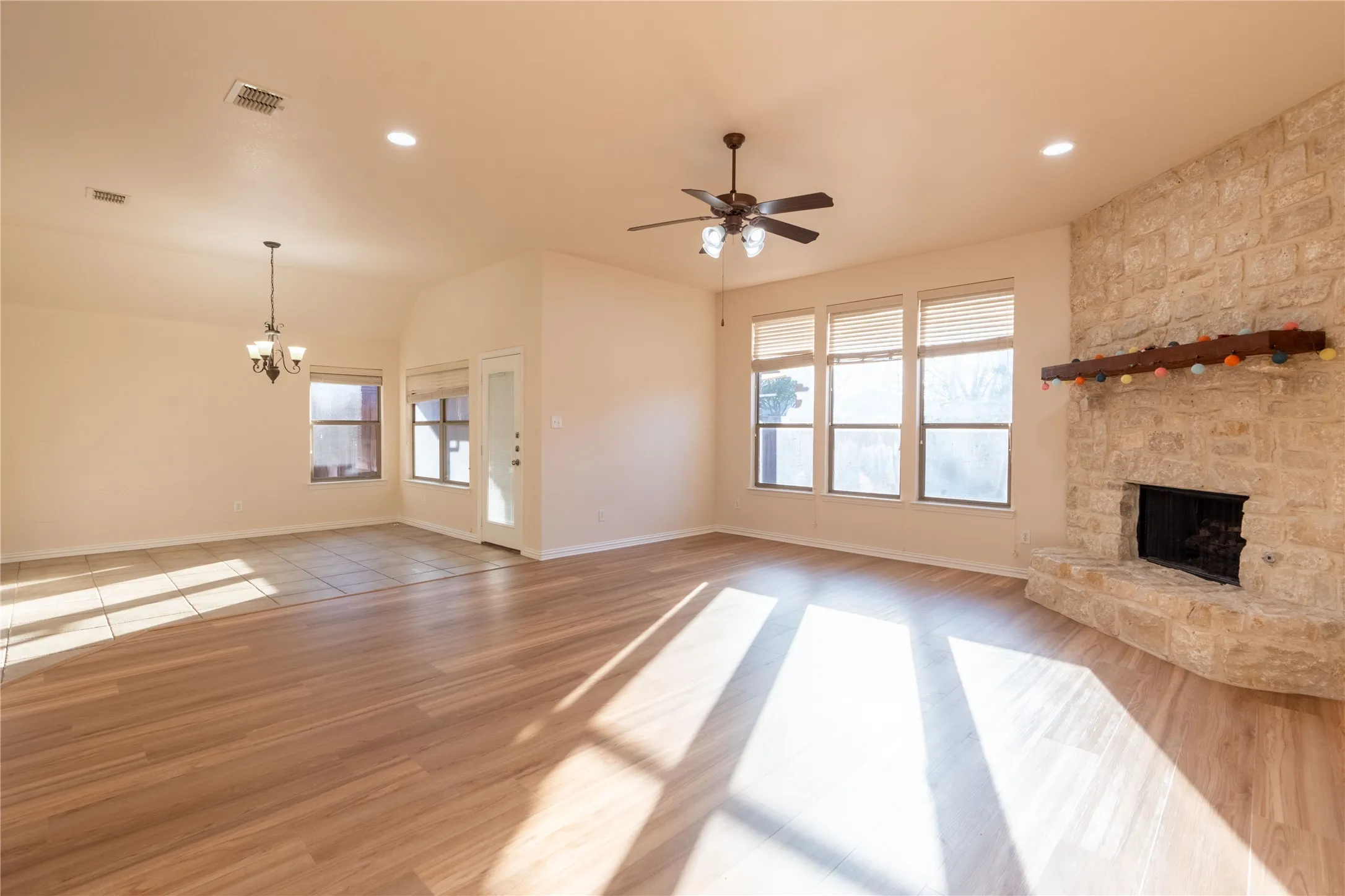 Single Family Residence For Rent in Collin County , 3708 Marble Lane, Mc Kinney, Texas 75070, 4 Bedroom, 3 Bathroom, 2 Garage spaces, 2,330 Sqft, built in 2005, mls#21392034, Real Estate Agent in Mc Kinney, Homes For Rent in Collin county, Homes For Rent in Mc Kinney, Realtor in Mc Kinney Texas, Real Estate Brokerage Independent Realty Texas, Luminita Cordes Realtor