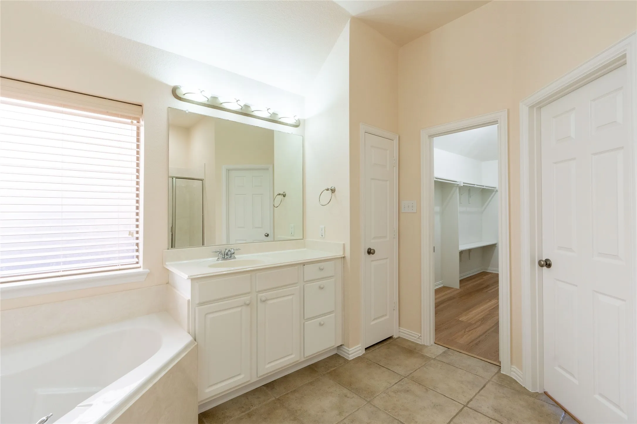Single Family Residence For Rent in Collin County , 3708 Marble Lane, Mc Kinney, Texas 75070, 4 Bedroom, 3 Bathroom, 2 Garage spaces, 2,330 Sqft, built in 2005, mls#21392034, Real Estate Agent in Mc Kinney, Homes For Rent in Collin county, Homes For Rent in Mc Kinney, Realtor in Mc Kinney Texas, Real Estate Brokerage Independent Realty Texas, Luminita Cordes Realtor