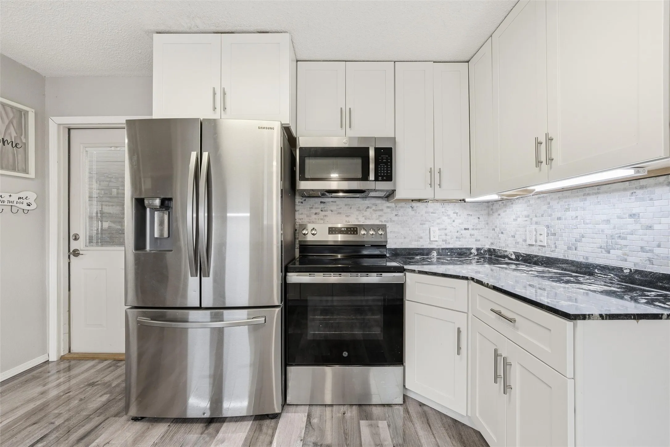 Single Family Residence For Sale in Mc Lennan County , 5318 Lake Lindenwood Drive, Waco, Texas 76710, 4 Bedroom, 3 Bathroom, 2 Garage spaces, 2,748 Sqft, built in 1964, mls#21390413, Real Estate Agent in Waco, Homes For Sale in Mc Lennan county, Homes For Sale in Waco, Realtor in Waco Texas, Real Estate Brokerage Independent Realty Texas, Luminita Cordes Realtor
