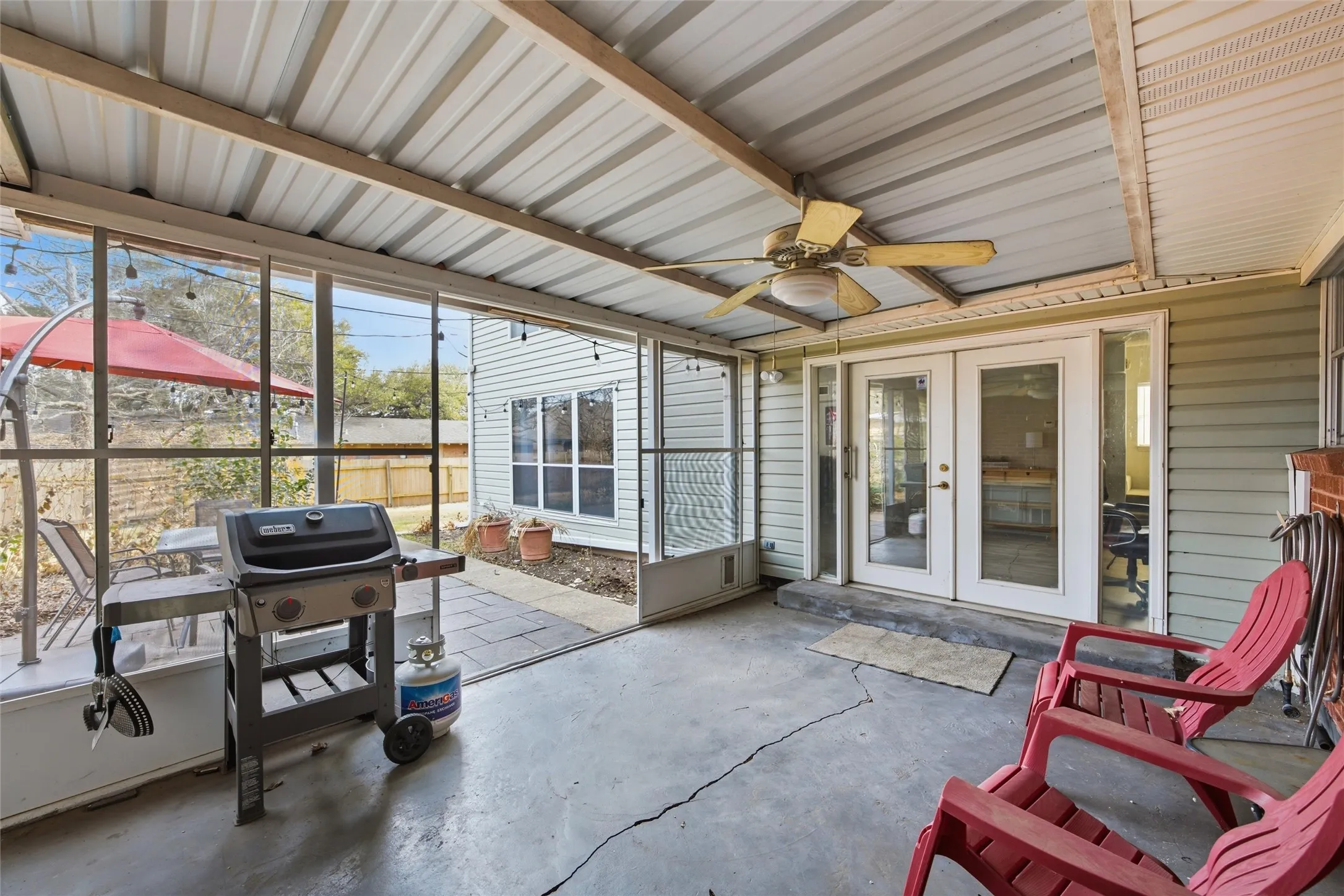 Single Family Residence For Sale in Mc Lennan County , 5318 Lake Lindenwood Drive, Waco, Texas 76710, 4 Bedroom, 3 Bathroom, 2 Garage spaces, 2,748 Sqft, built in 1964, mls#21390413, Real Estate Agent in Waco, Homes For Sale in Mc Lennan county, Homes For Sale in Waco, Realtor in Waco Texas, Real Estate Brokerage Independent Realty Texas, Luminita Cordes Realtor