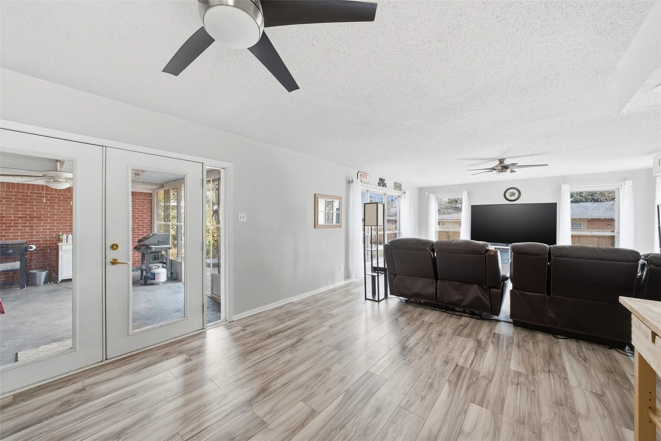 Single Family Residence For Sale in Mc Lennan County , 5318 Lake Lindenwood Drive, Waco, Texas 76710, 4 Bedroom, 3 Bathroom, 2 Garage spaces, 2,748 Sqft, built in 1964, mls#21390413, Real Estate Agent in Waco, Homes For Sale in Mc Lennan county, Homes For Sale in Waco, Realtor in Waco Texas, Real Estate Brokerage Independent Realty Texas, Luminita Cordes Realtor