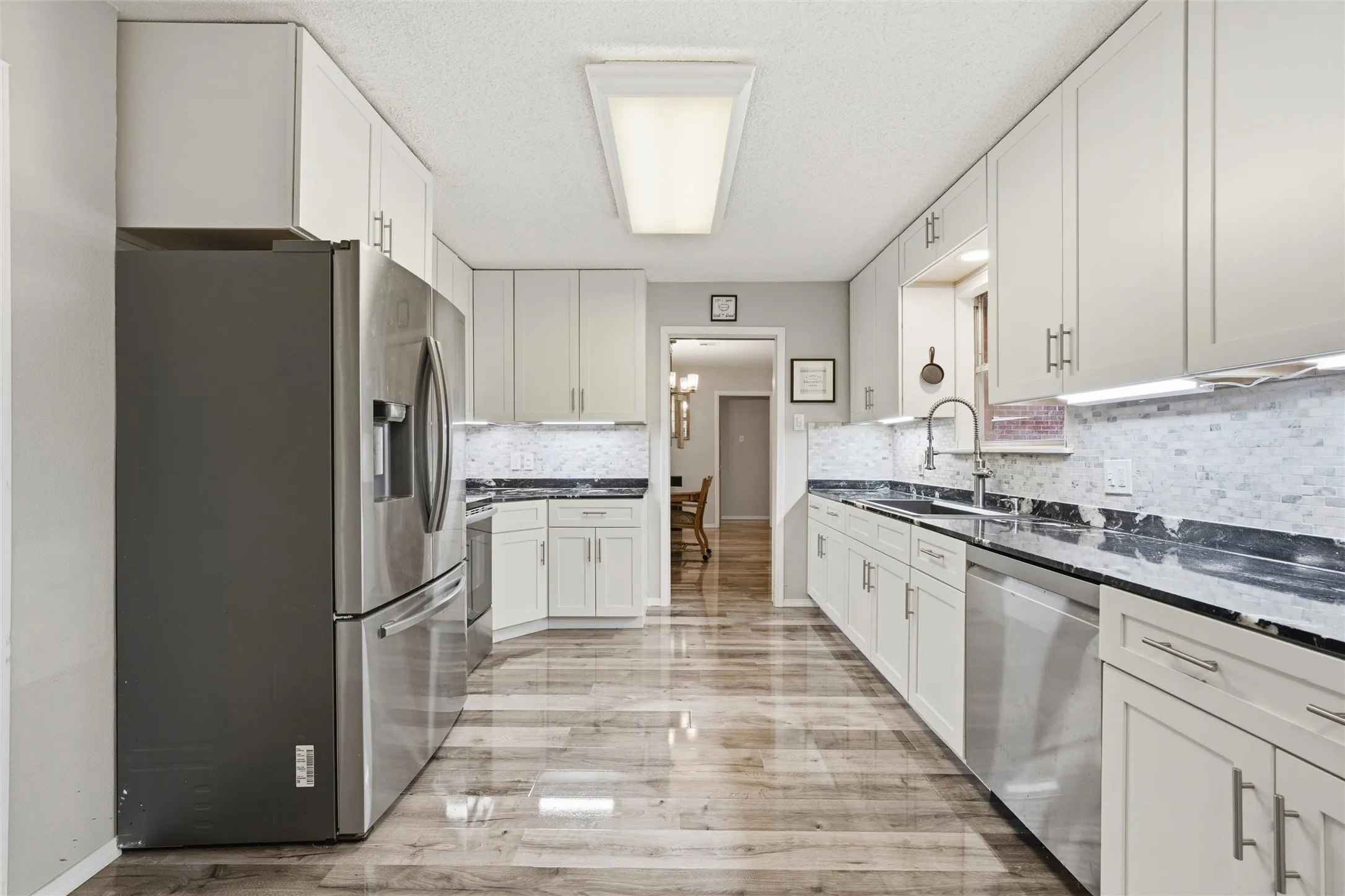 Single Family Residence For Sale in Mc Lennan County , 5318 Lake Lindenwood Drive, Waco, Texas 76710, 4 Bedroom, 3 Bathroom, 2 Garage spaces, 2,748 Sqft, built in 1964, mls#21390413, Real Estate Agent in Waco, Homes For Sale in Mc Lennan county, Homes For Sale in Waco, Realtor in Waco Texas, Real Estate Brokerage Independent Realty Texas, Luminita Cordes Realtor