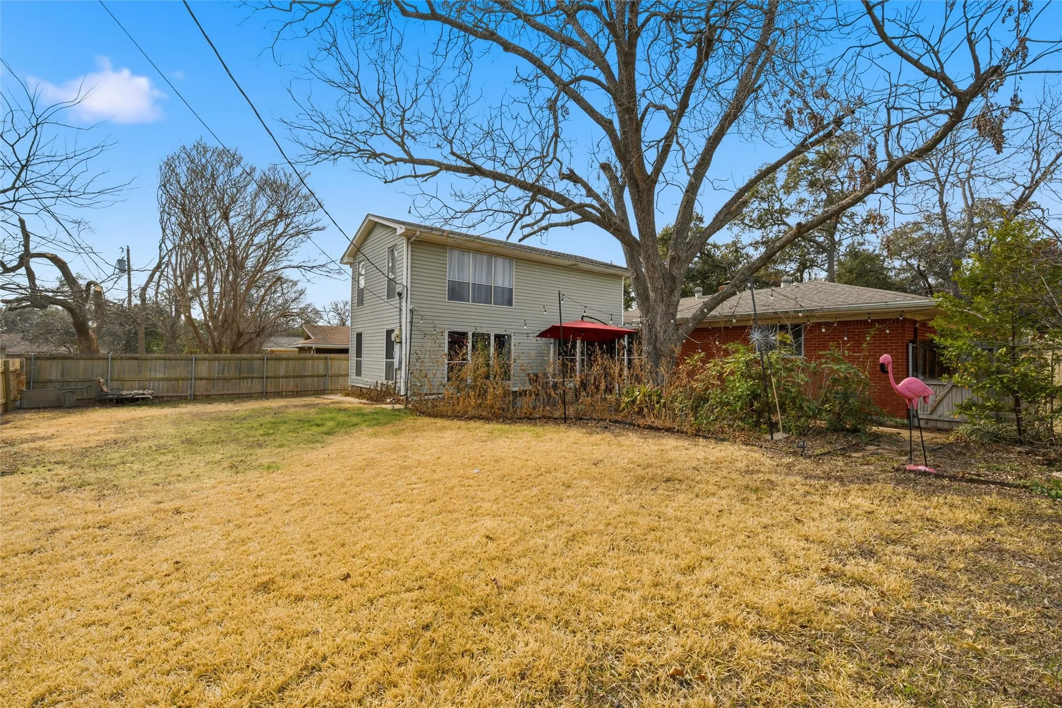 Single Family Residence For Sale in Mc Lennan County , 5318 Lake Lindenwood Drive, Waco, Texas 76710, 4 Bedroom, 3 Bathroom, 2 Garage spaces, 2,748 Sqft, built in 1964, mls#21390413, Real Estate Agent in Waco, Homes For Sale in Mc Lennan county, Homes For Sale in Waco, Realtor in Waco Texas, Real Estate Brokerage Independent Realty Texas, Luminita Cordes Realtor