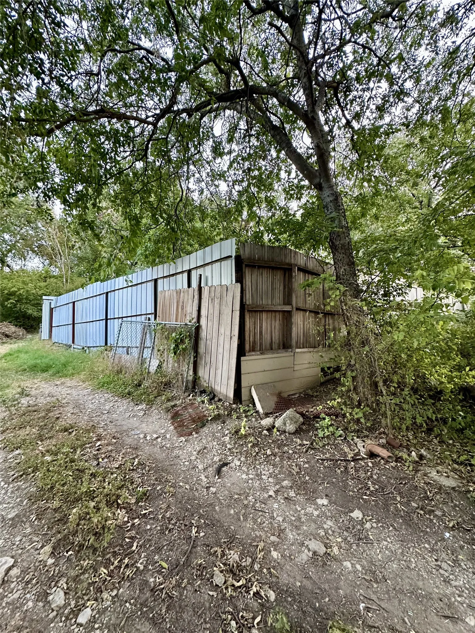Unimproved Land For Sale in Tarrant County , 1001 NW Loraine Street, Fort Worth, Texas 76106, 0, 0, Garage spaces, 0 Sqft, built in 0, mls#21392042, Real Estate Agent in Fort Worth, Homes For Sale in Tarrant county, Homes For Sale in Fort Worth, Realtor in Fort Worth Texas, Real Estate Brokerage Independent Realty Texas, Luminita Cordes Realtor