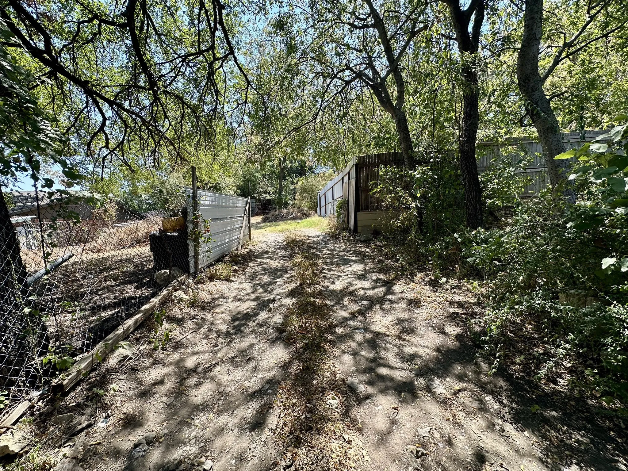 Unimproved Land For Sale in Tarrant County , 1001 NW Loraine Street, Fort Worth, Texas 76106, 0, 0, Garage spaces, 0 Sqft, built in 0, mls#21392042, Real Estate Agent in Fort Worth, Homes For Sale in Tarrant county, Homes For Sale in Fort Worth, Realtor in Fort Worth Texas, Real Estate Brokerage Independent Realty Texas, Luminita Cordes Realtor