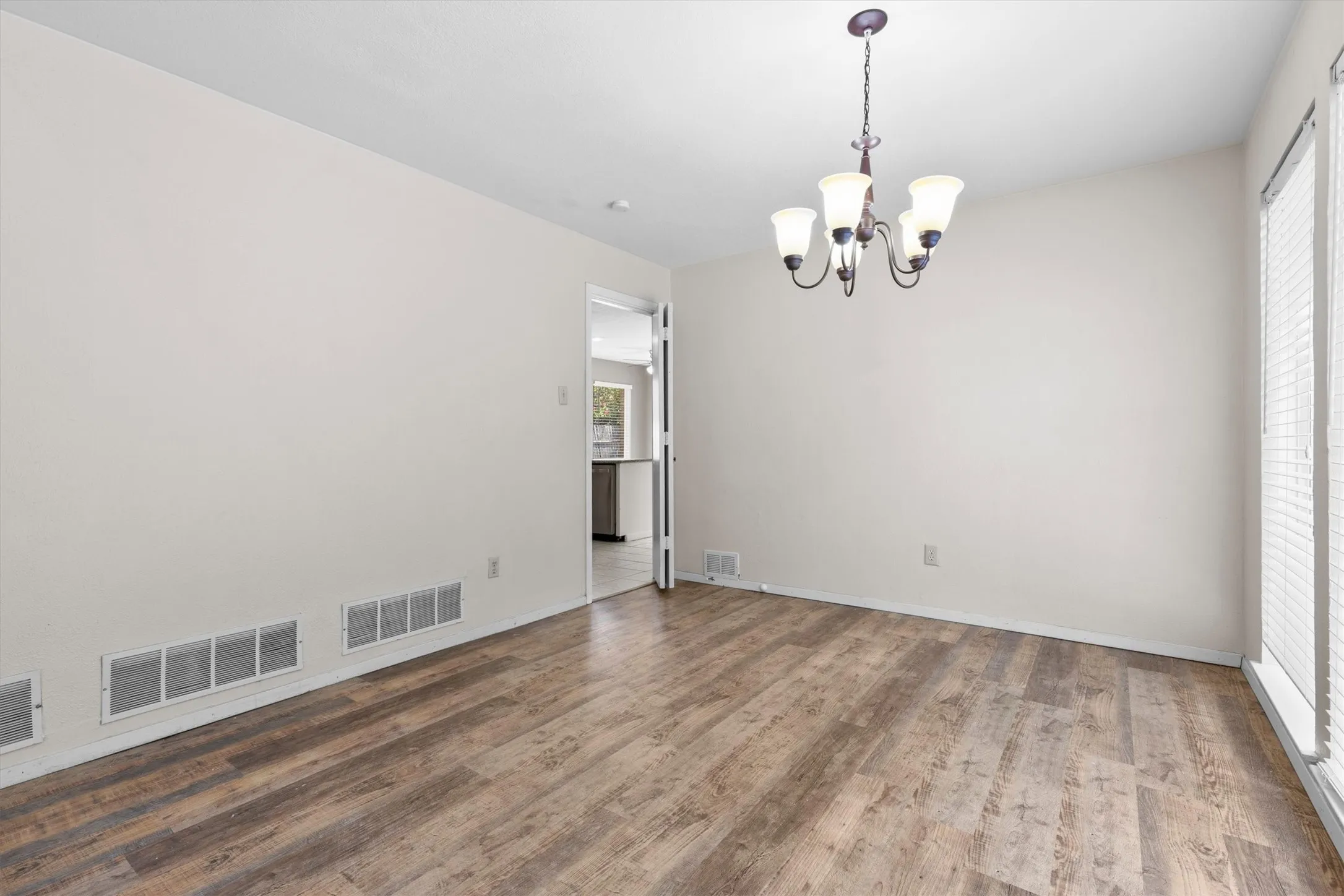 Single Family Residence For Rent in Collin County , 1908 Treehouse Lane, Plano, Texas 75023, 3 Bedroom, 2 Bathroom, 2 Garage spaces, 1,640 Sqft, built in 1978, mls#21392043, Real Estate Agent in Plano, Homes For Rent in Collin county, Homes For Rent in Plano, Realtor in Plano Texas, Real Estate Brokerage Independent Realty Texas, Luminita Cordes Realtor